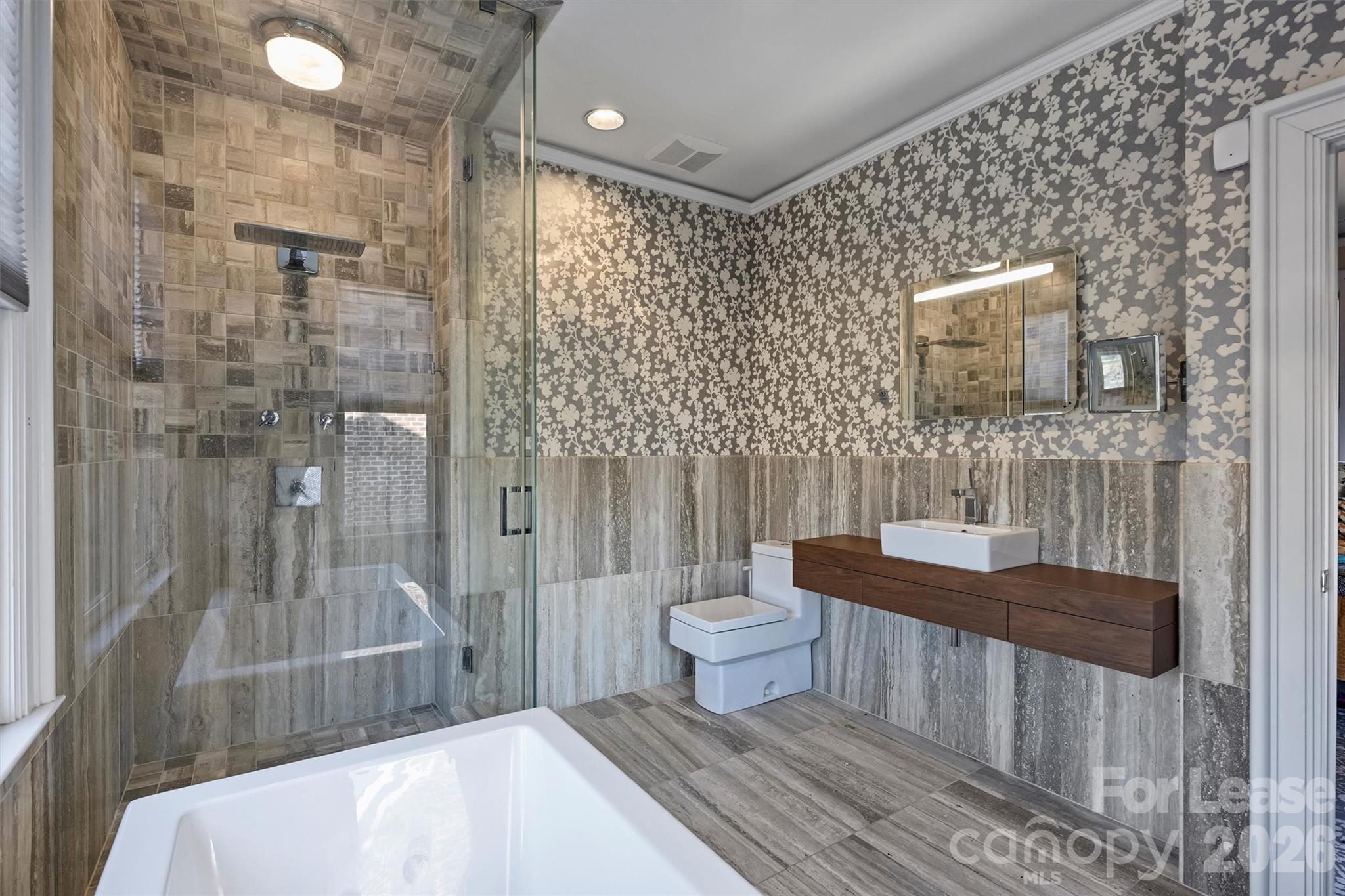 1124 Dilworth Crescent Row