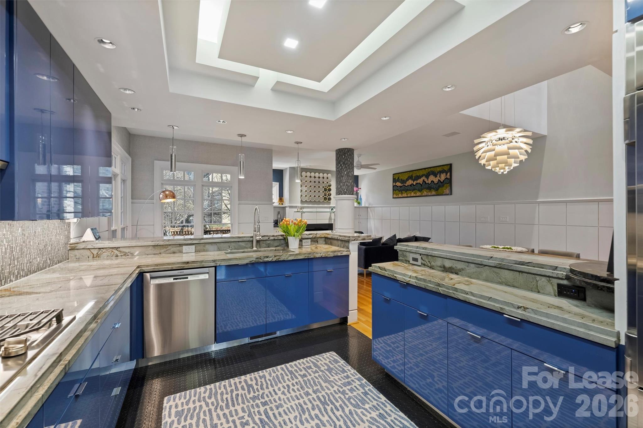 1124 Dilworth Crescent Row