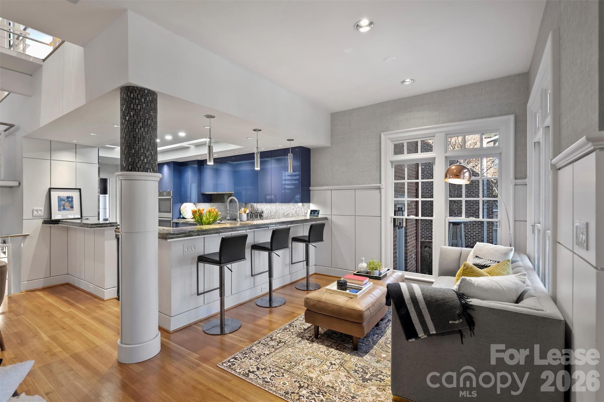 1124 Dilworth Crescent Row