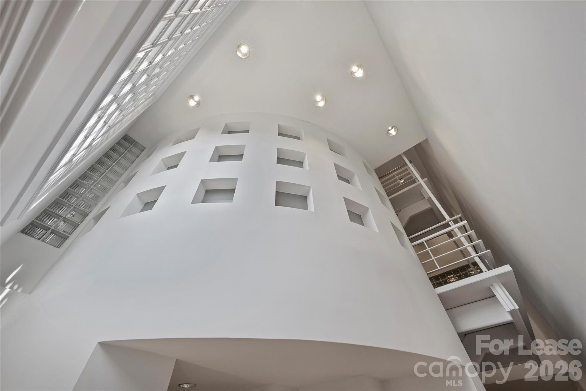 1124 Dilworth Crescent Row