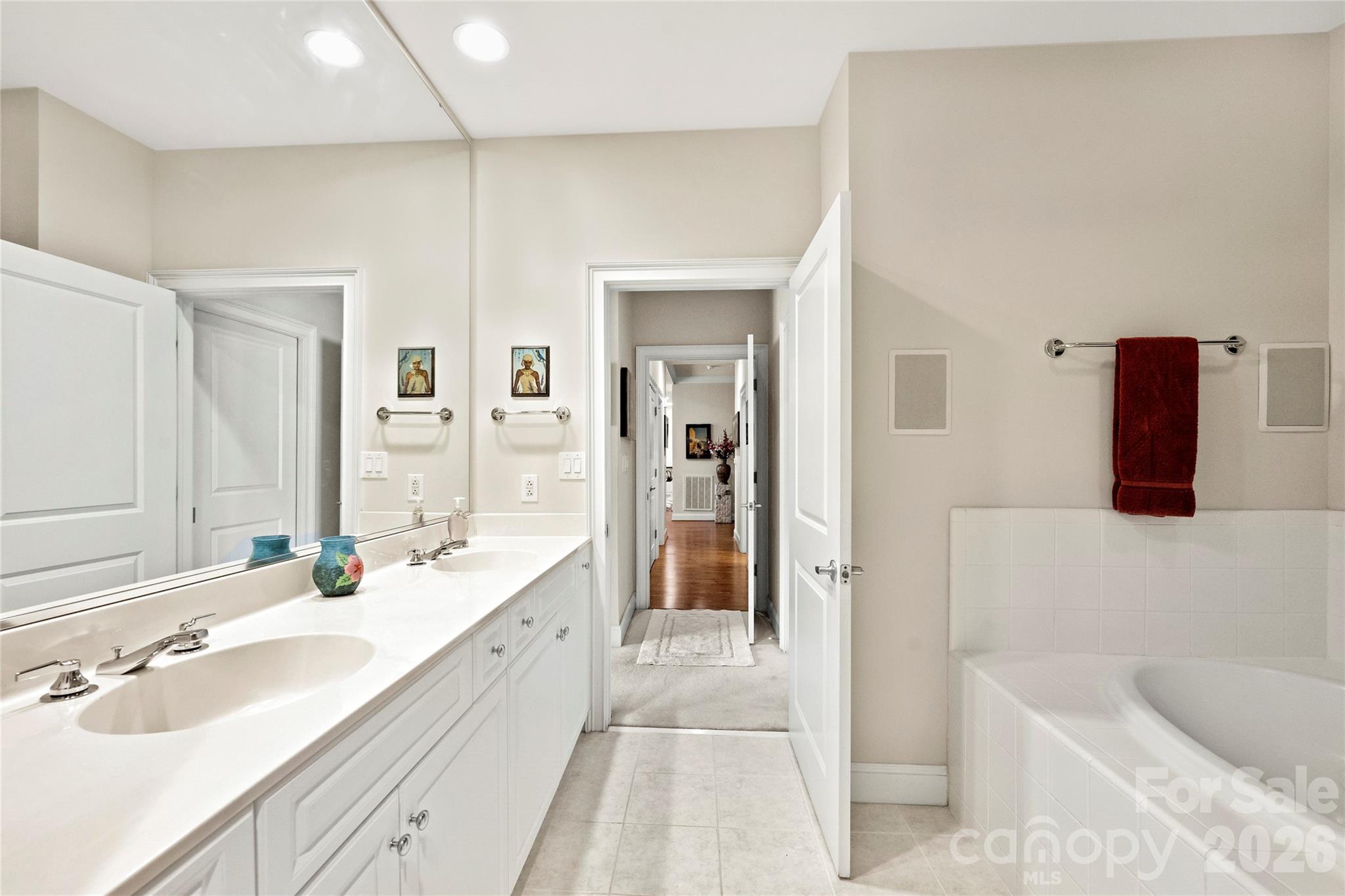 435 S Tryon Street Unit: 703