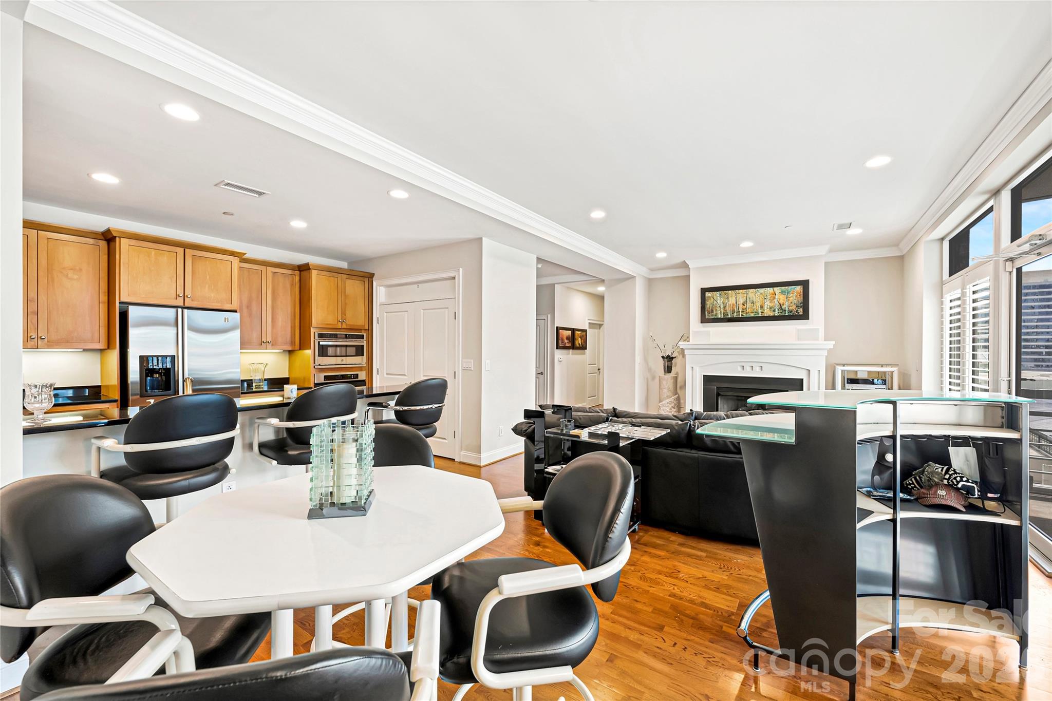 435 S Tryon Street Unit: 703