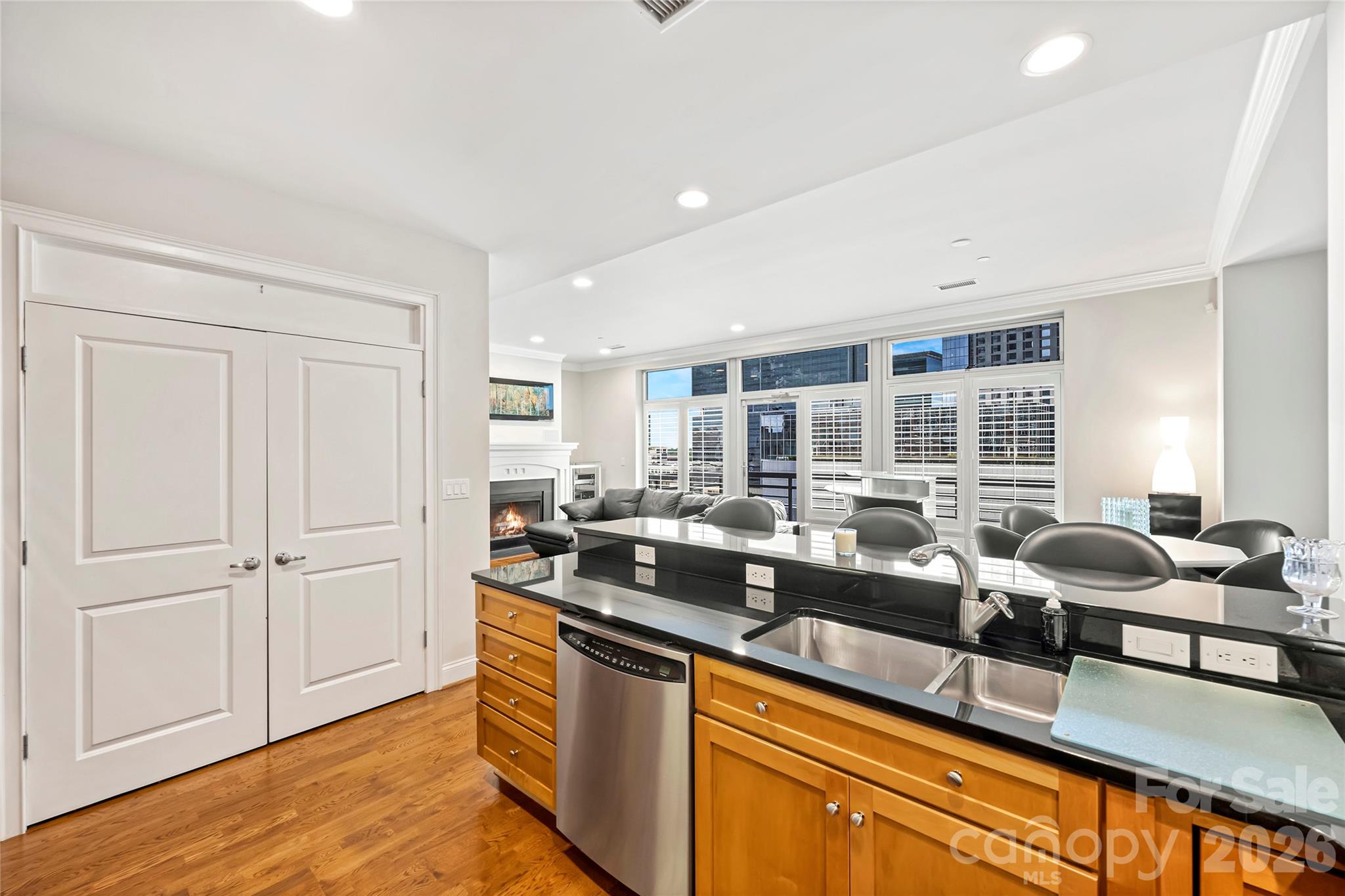 435 S Tryon Street Unit: 703