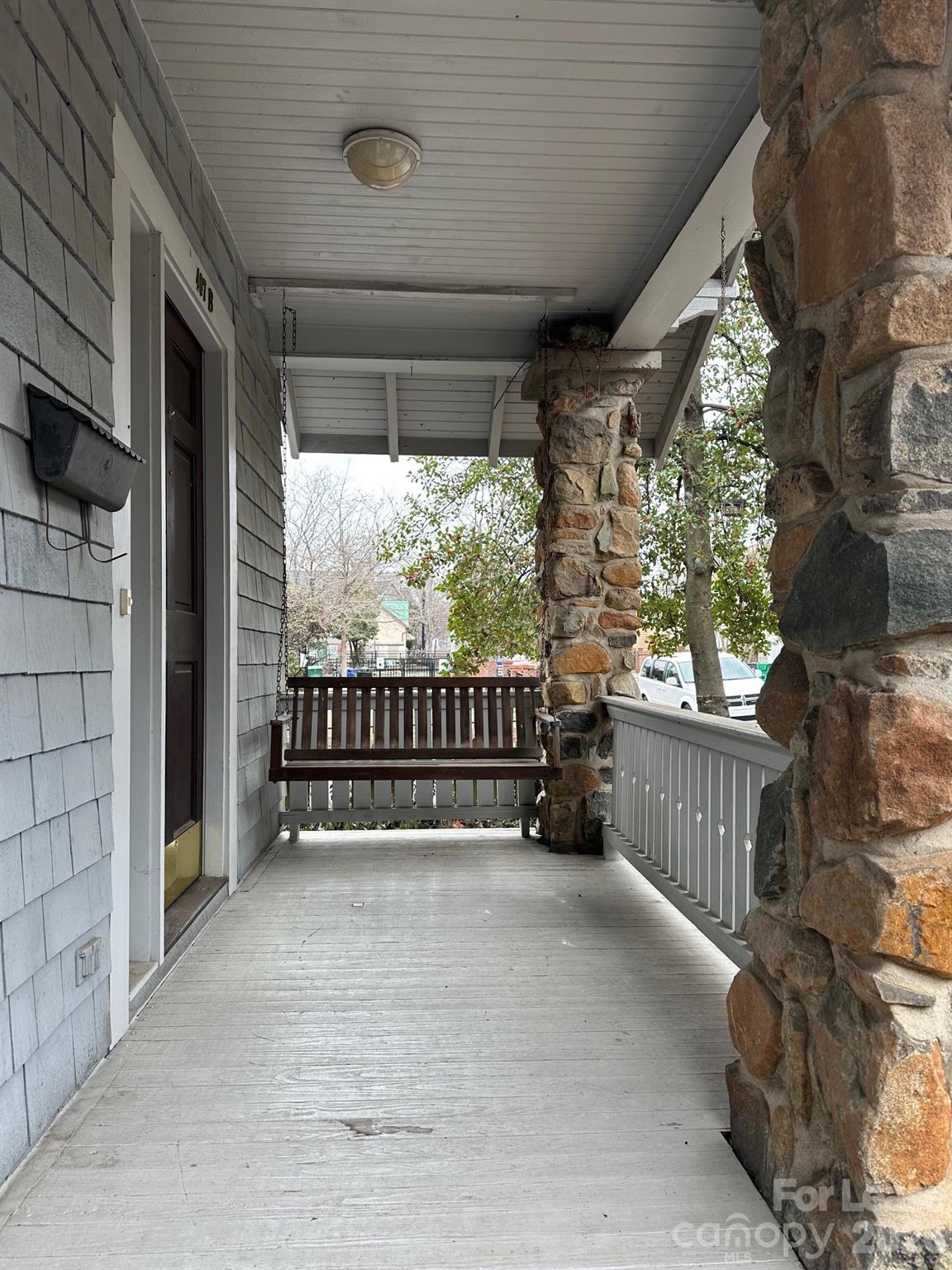 407 W 9th Street Unit: B