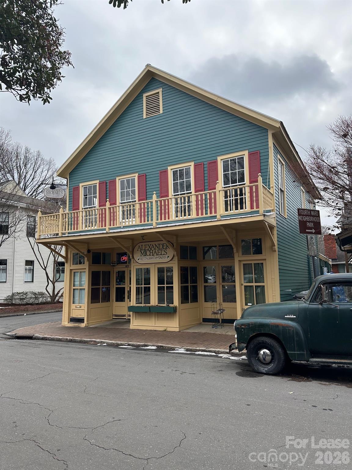 407 W 9th Street Unit: B