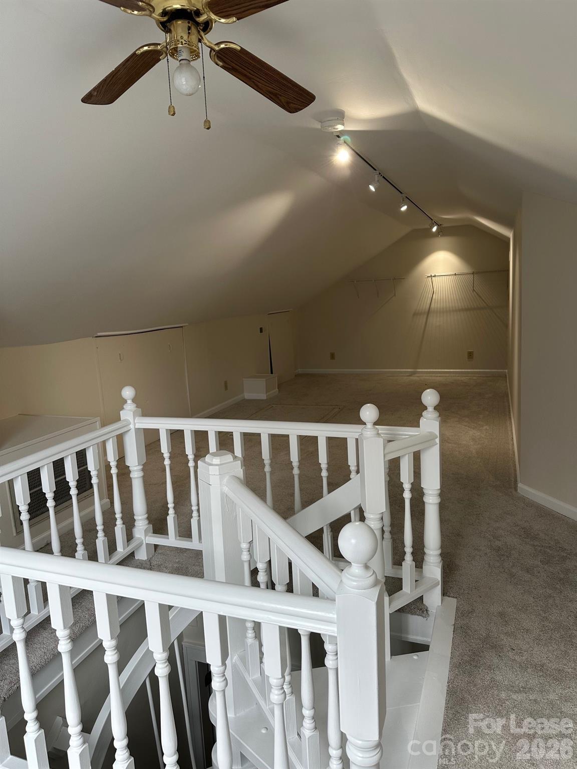 407 W 9th Street Unit: B