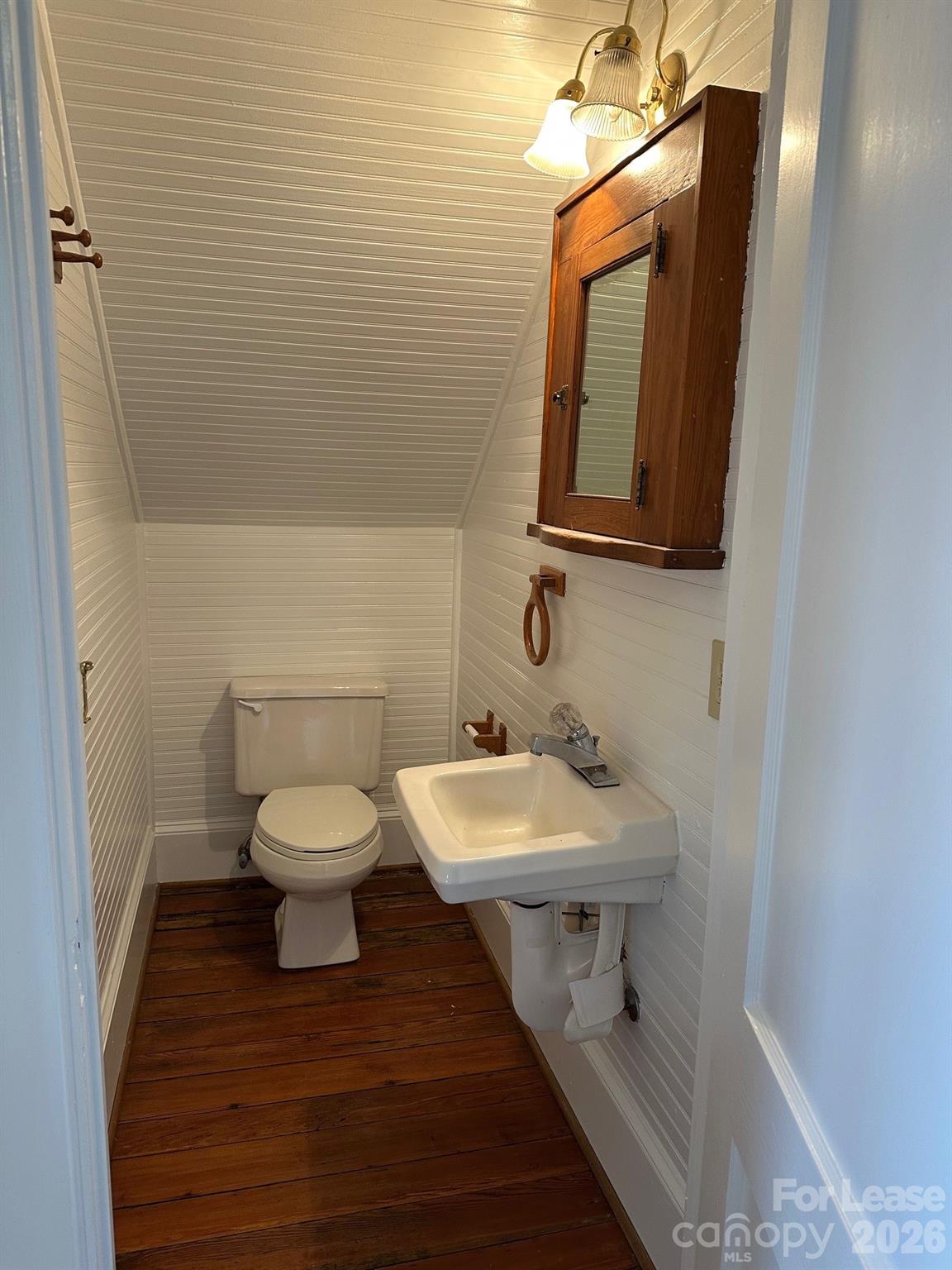 407 W 9th Street Unit: B