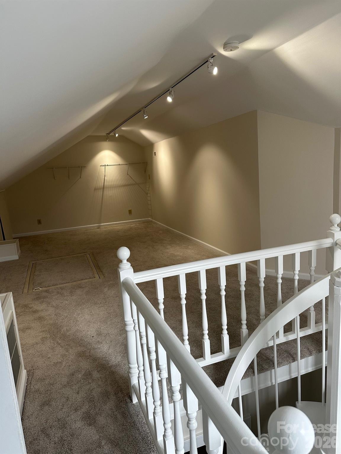 407 W 9th Street Unit: B