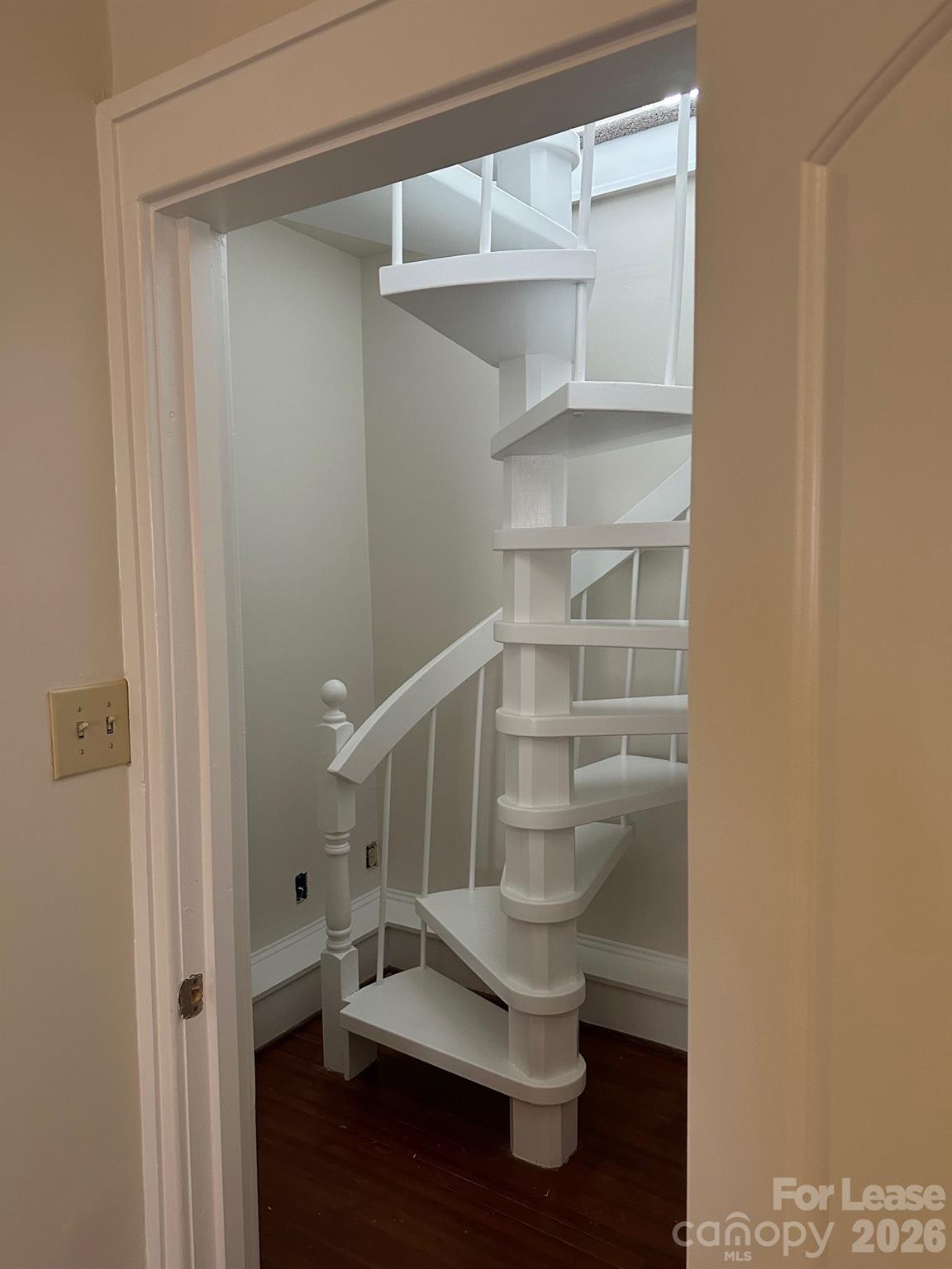 407 W 9th Street Unit: B