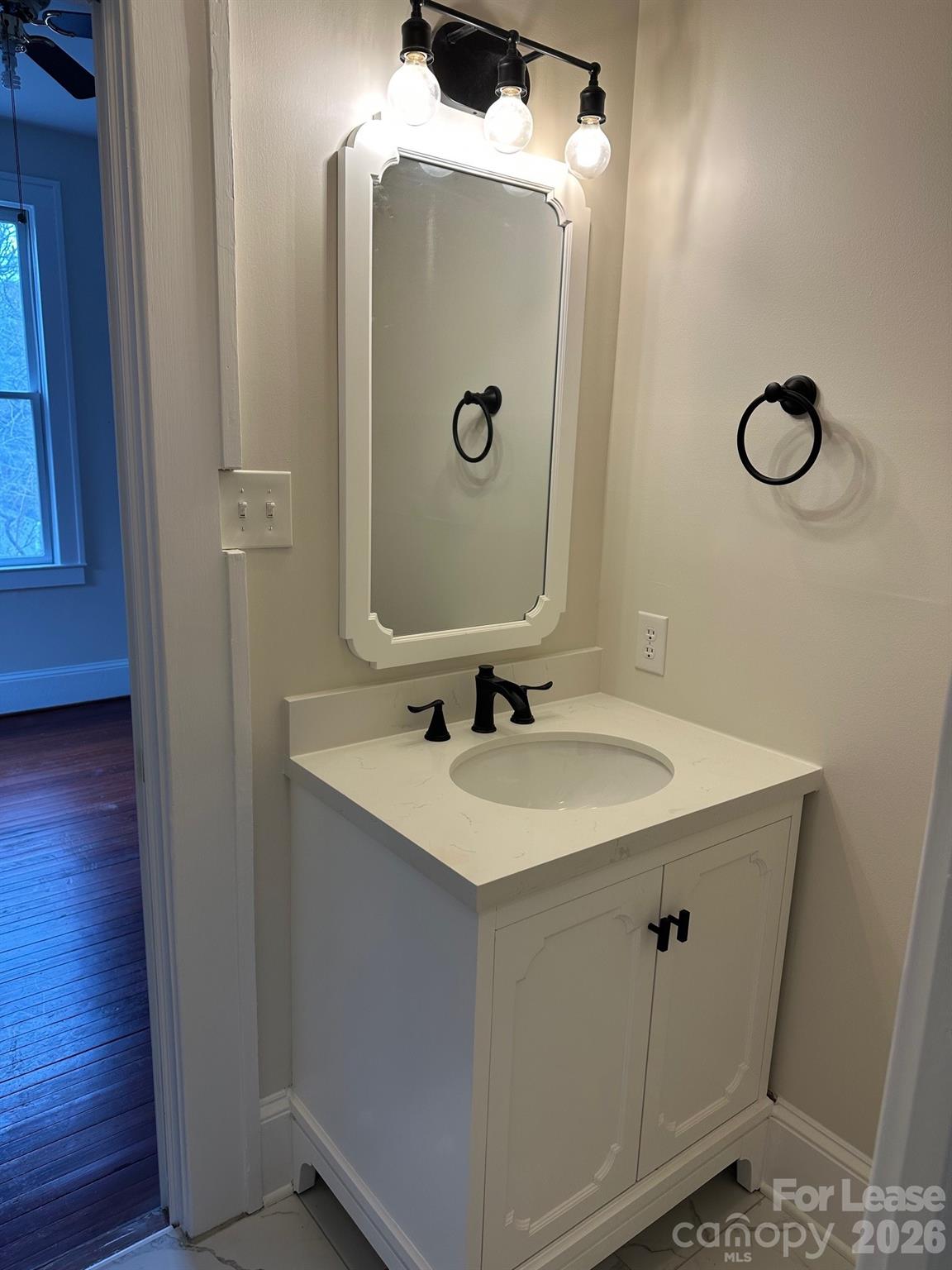 407 W 9th Street Unit: B