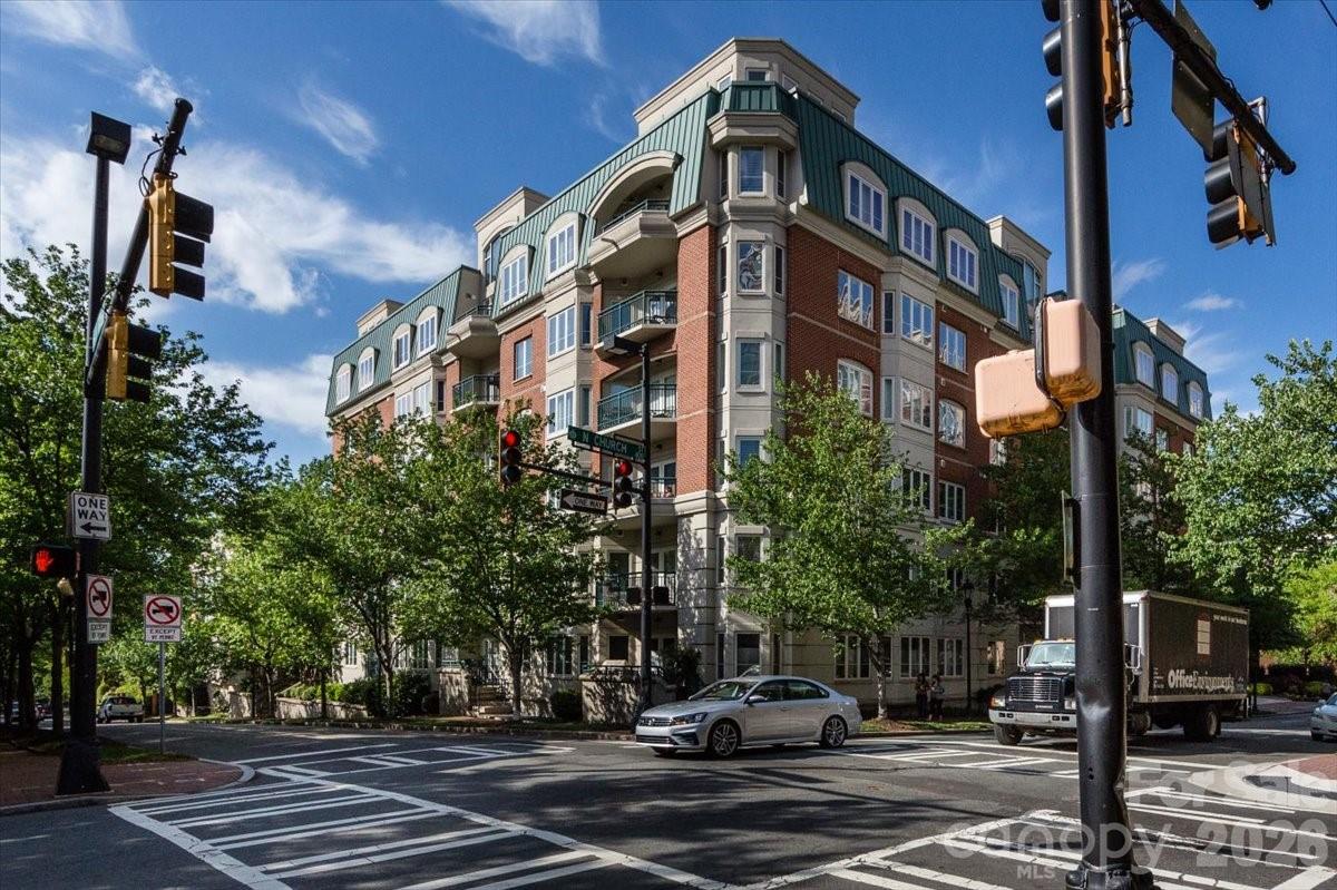 415 N Church Street Unit: 209