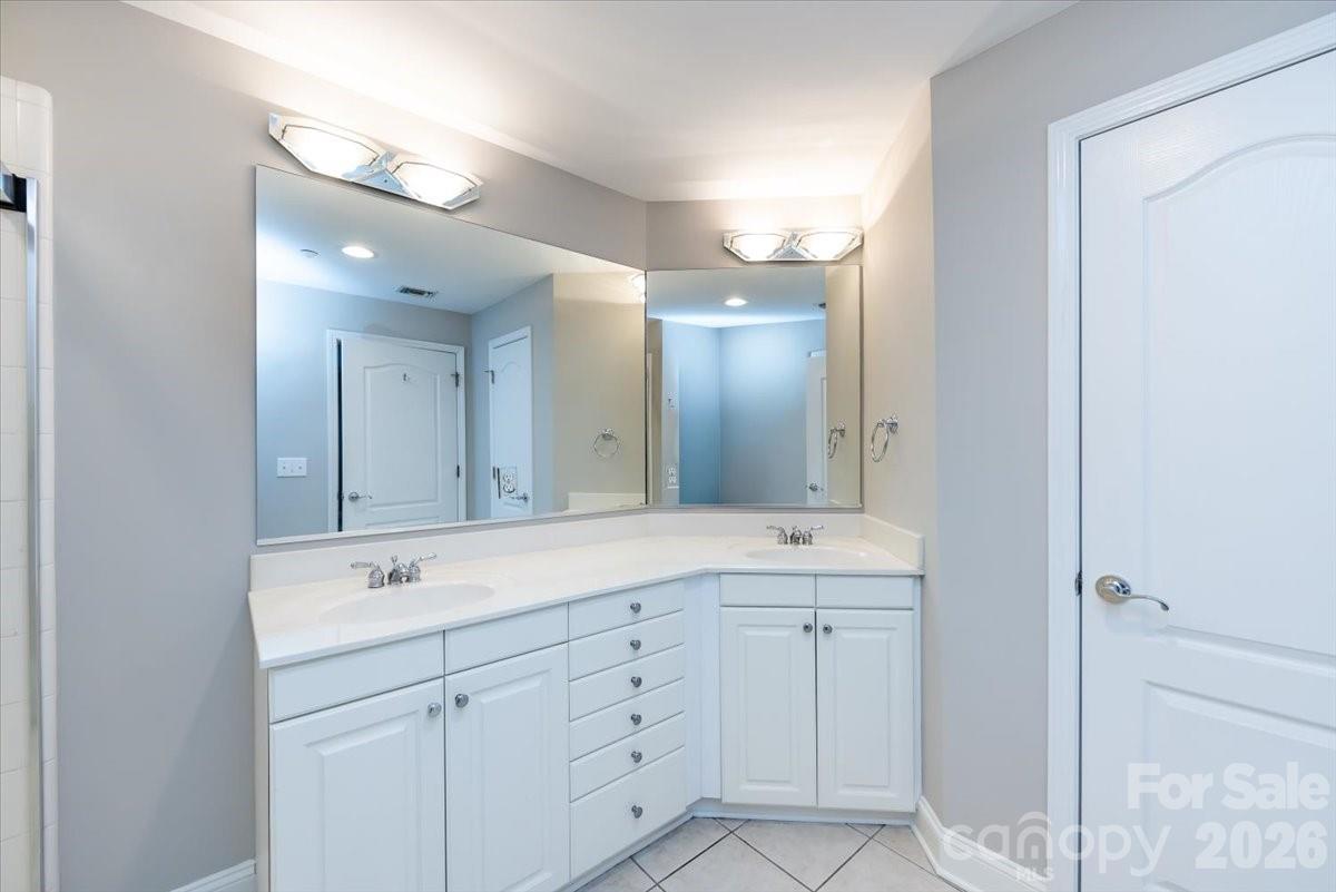 415 N Church Street Unit: 209