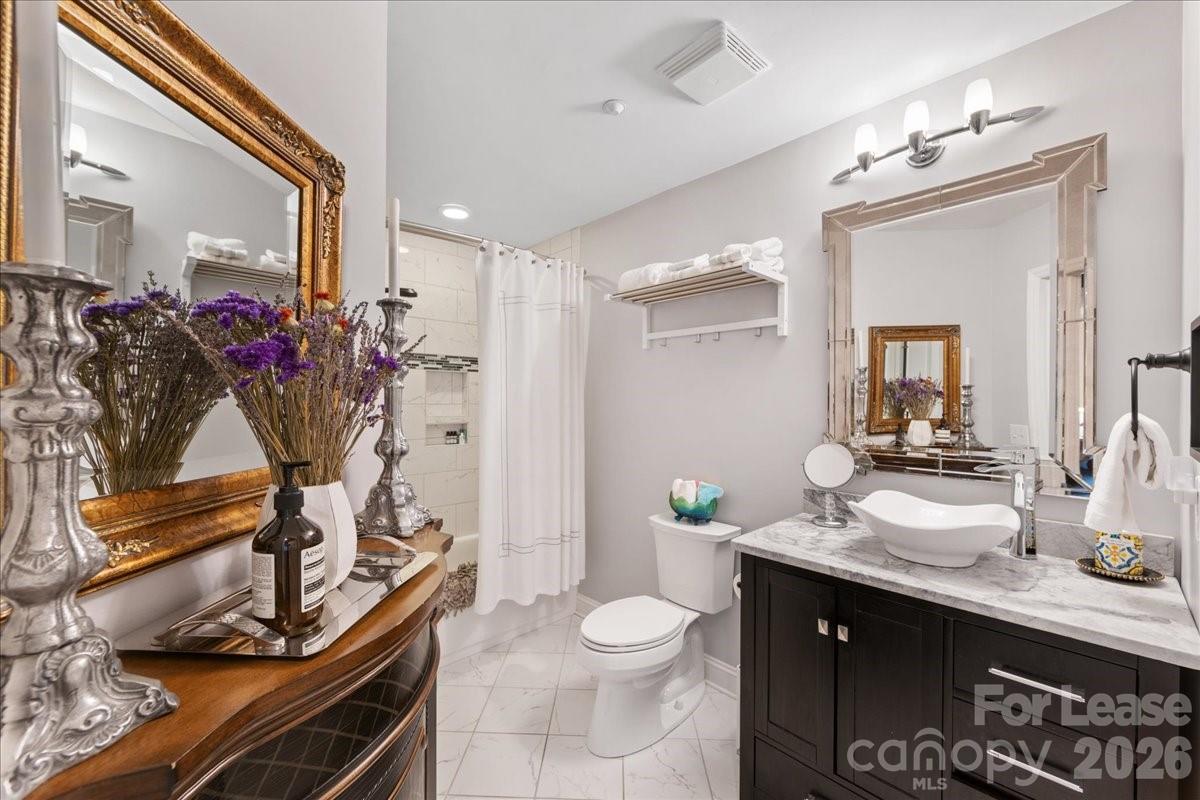 401 N Church Street Unit: 506