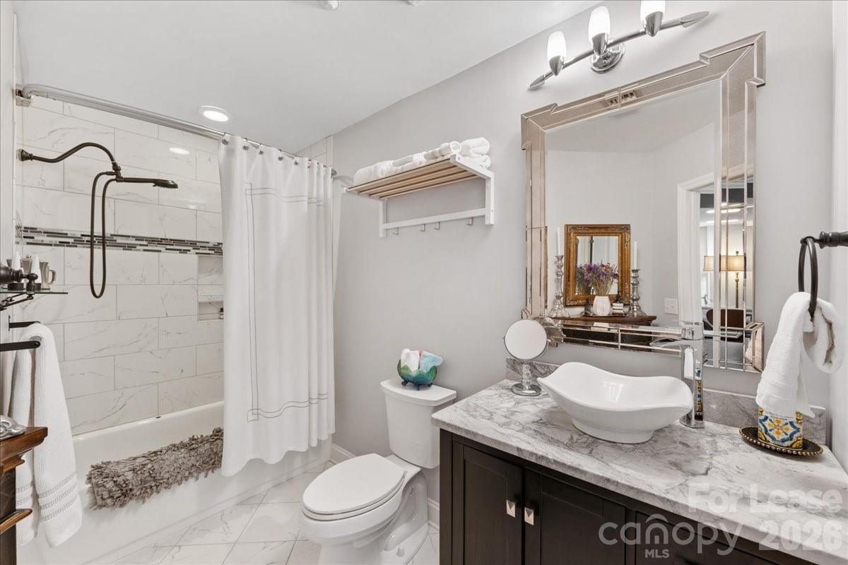 401 N Church Street Unit: 506