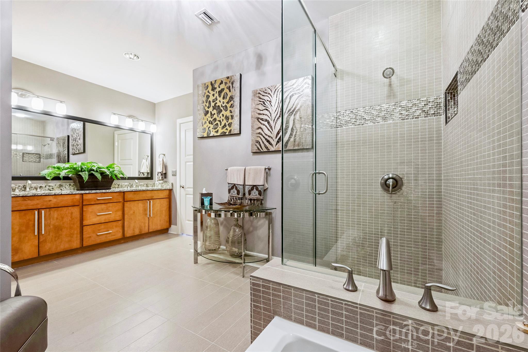 222 S Caldwell Street Unit: 1612