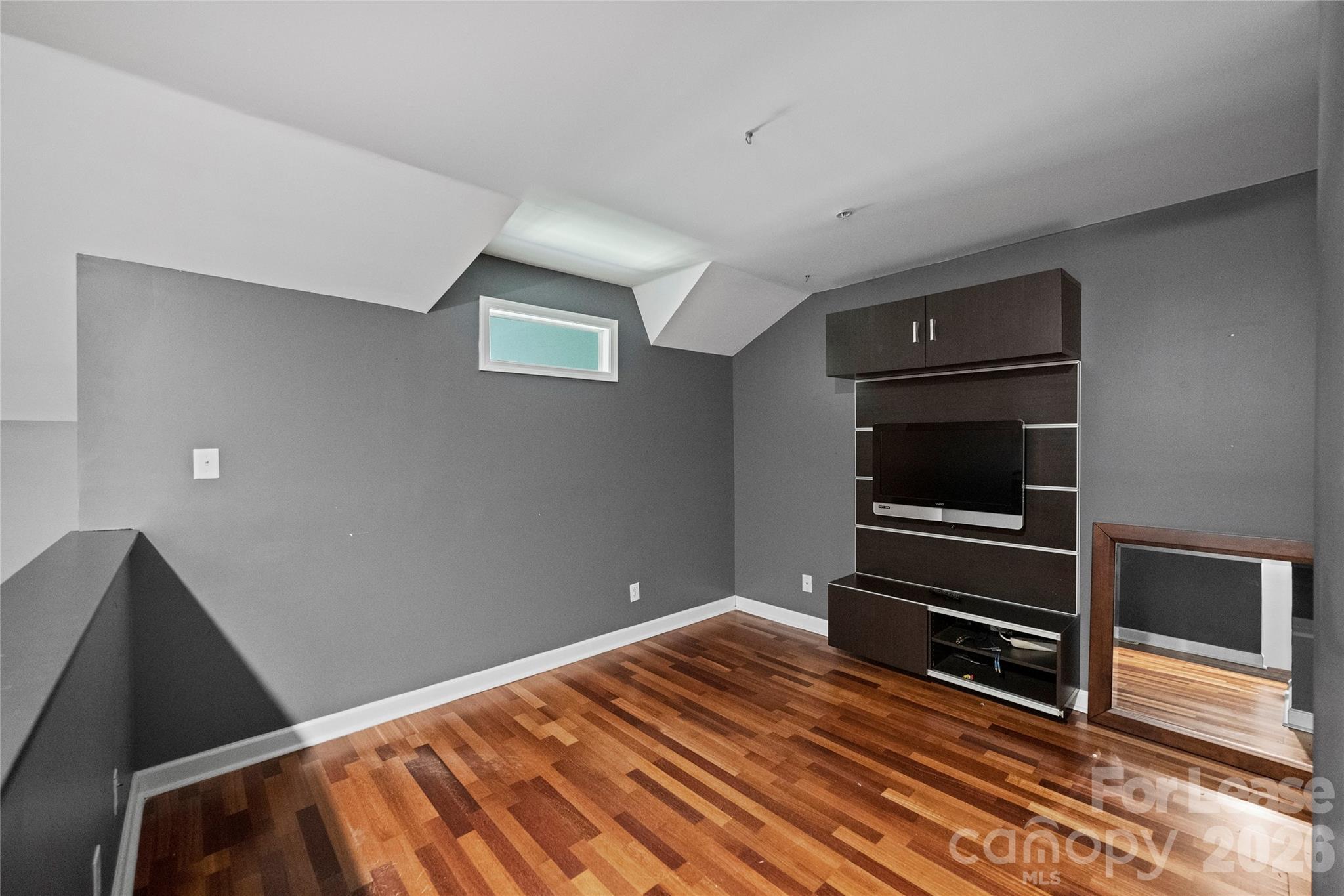 343 W 7th Street