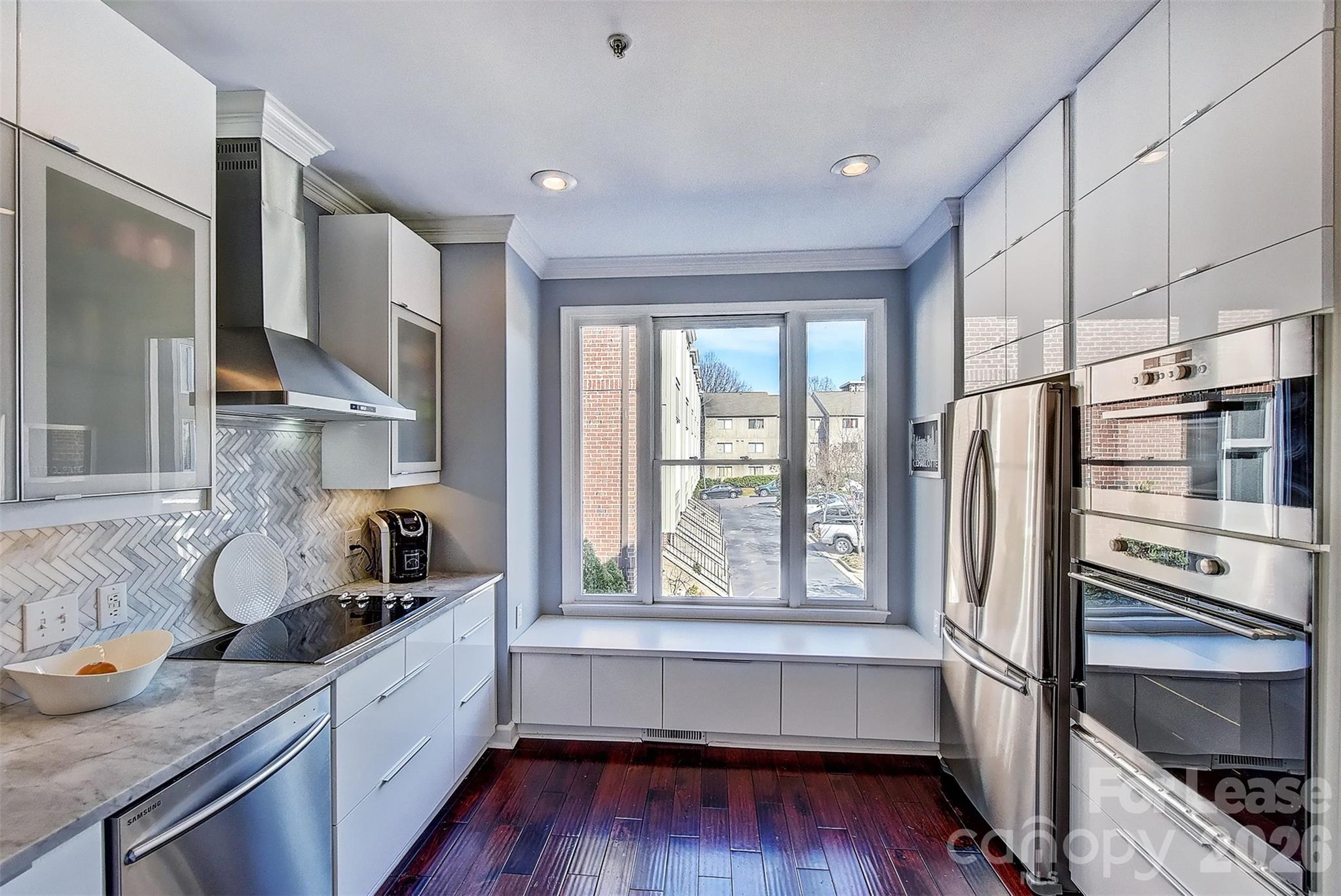 343 W 7th Street