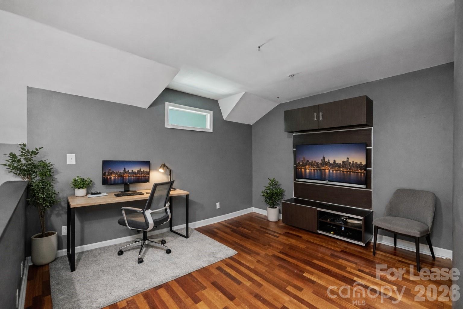 343 W 7th Street