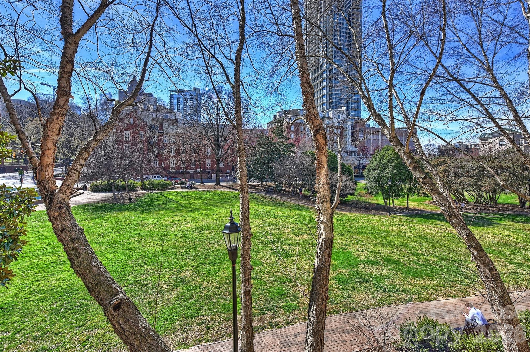 343 W 7th Street