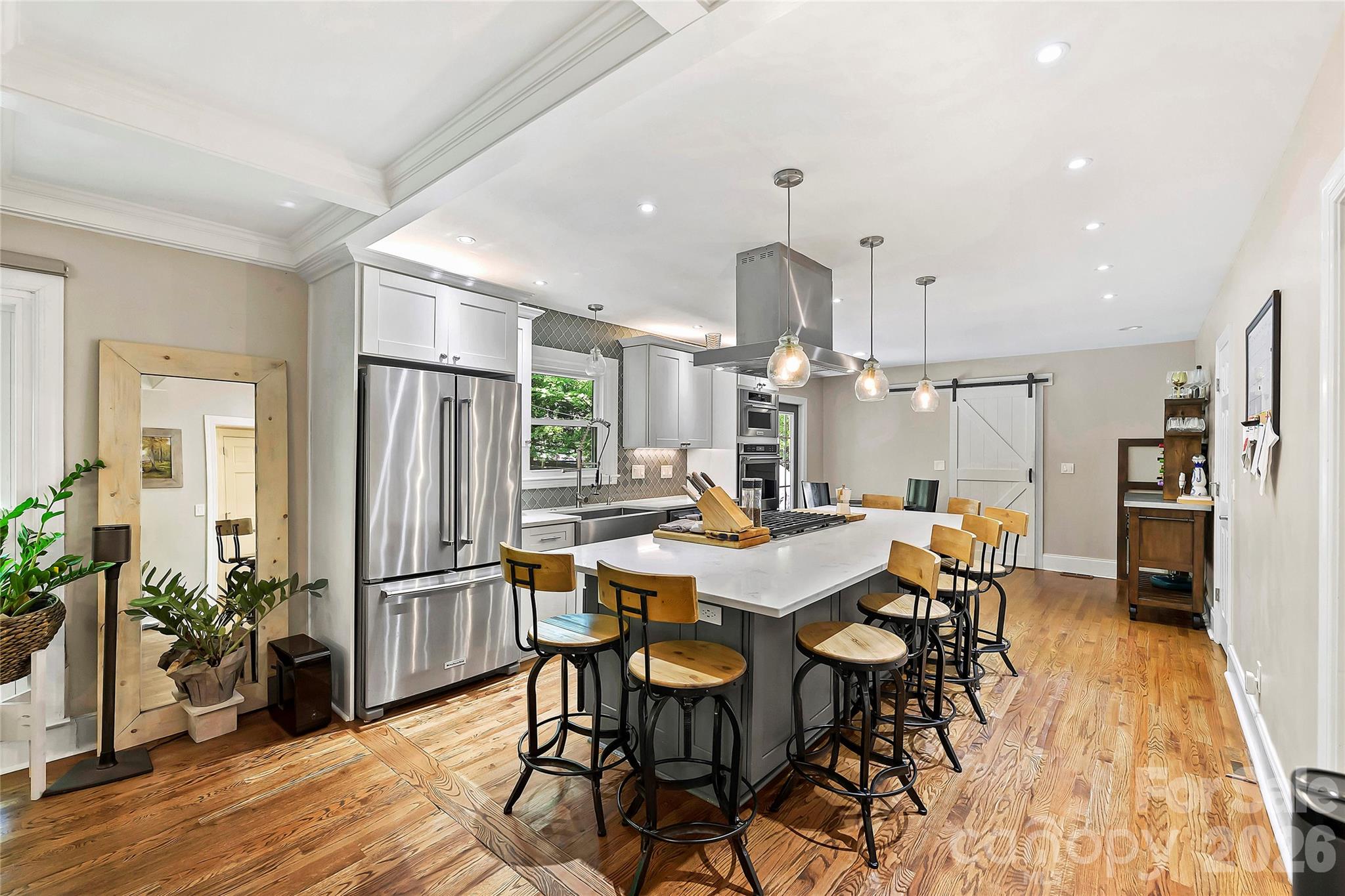 5525 Lancelot Drive
