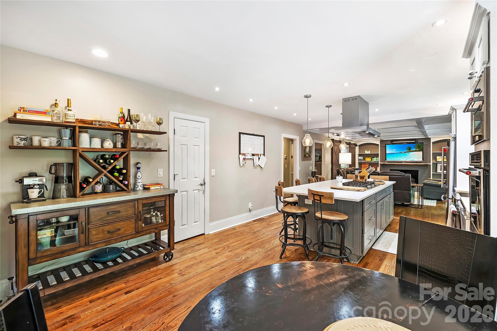 5525 Lancelot Drive