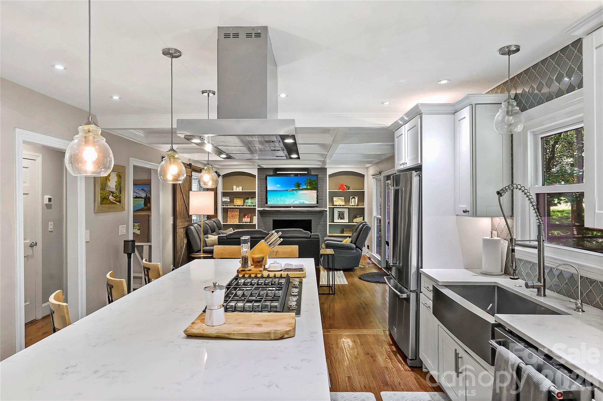5525 Lancelot Drive