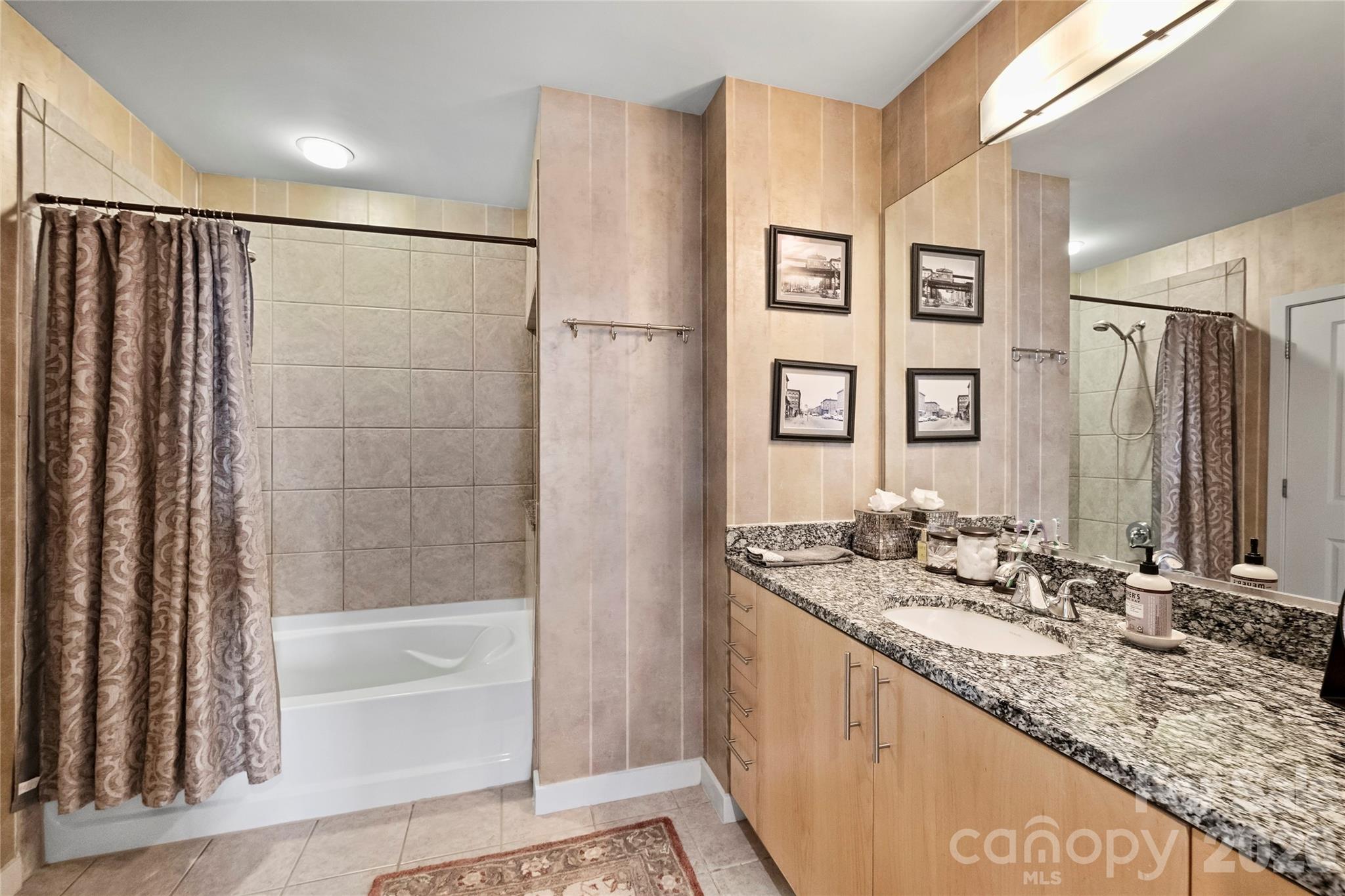 210 N Church Street Unit: 1605
