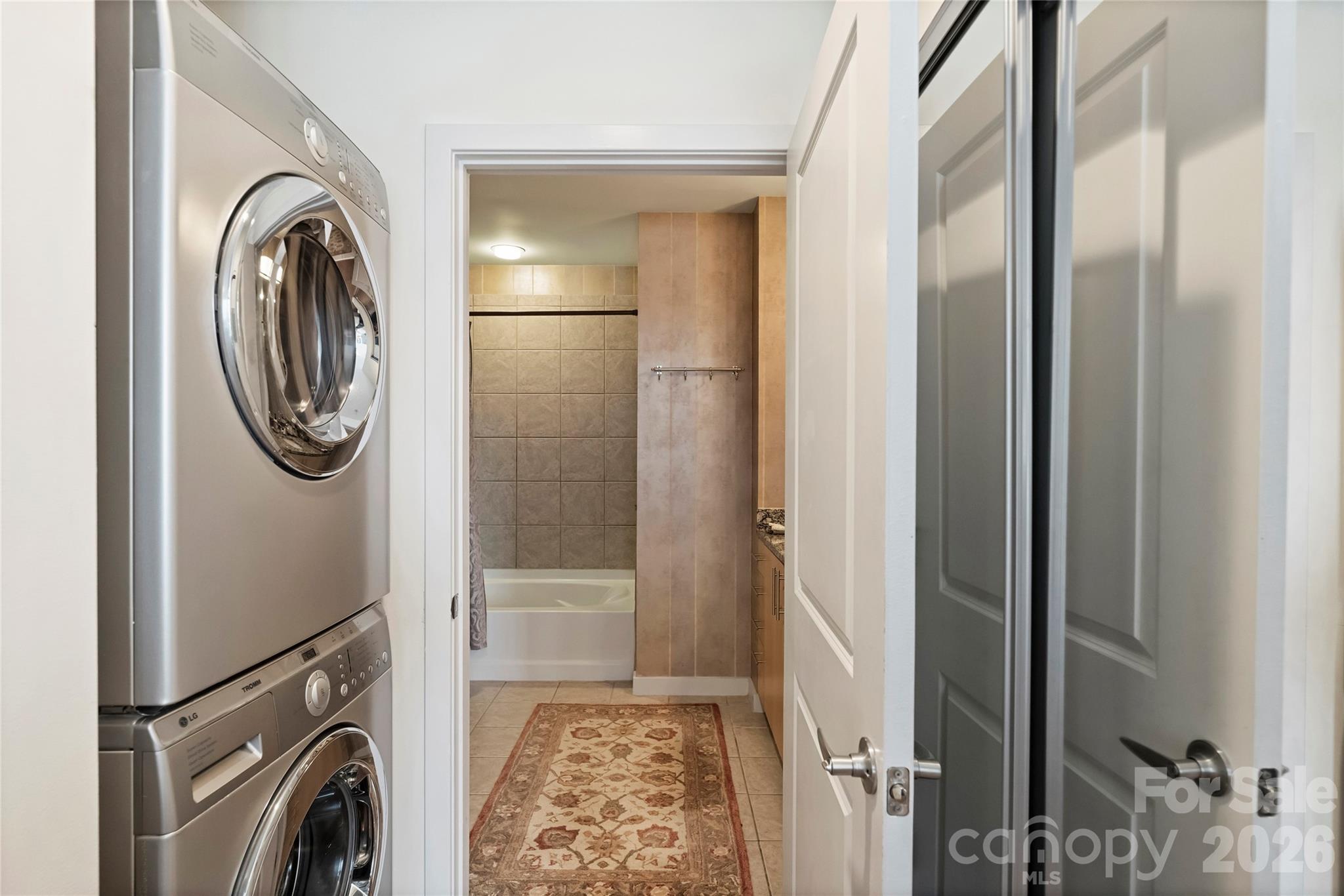 210 N Church Street Unit: 1605