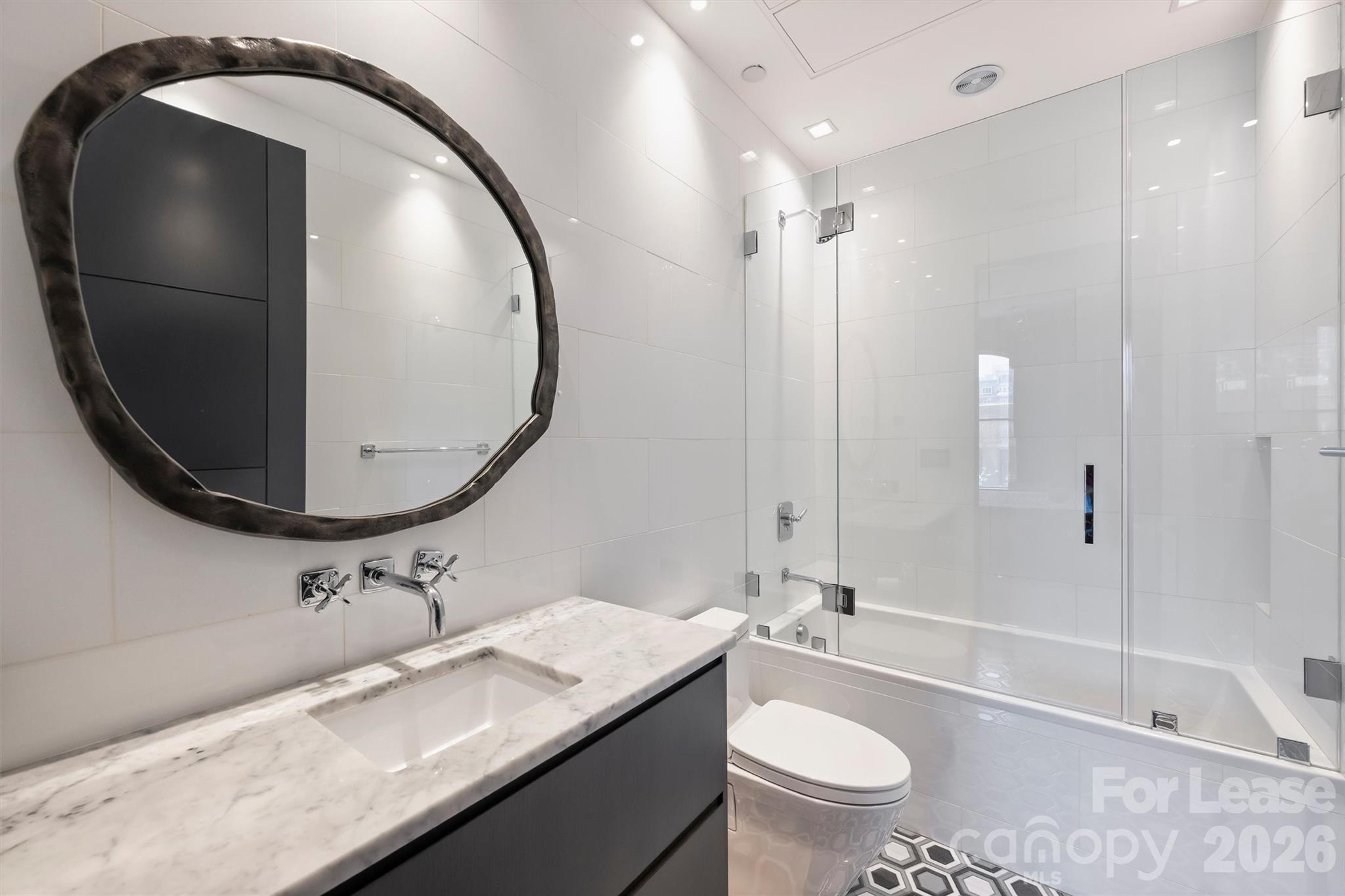 229 N Church Street Unit: 304