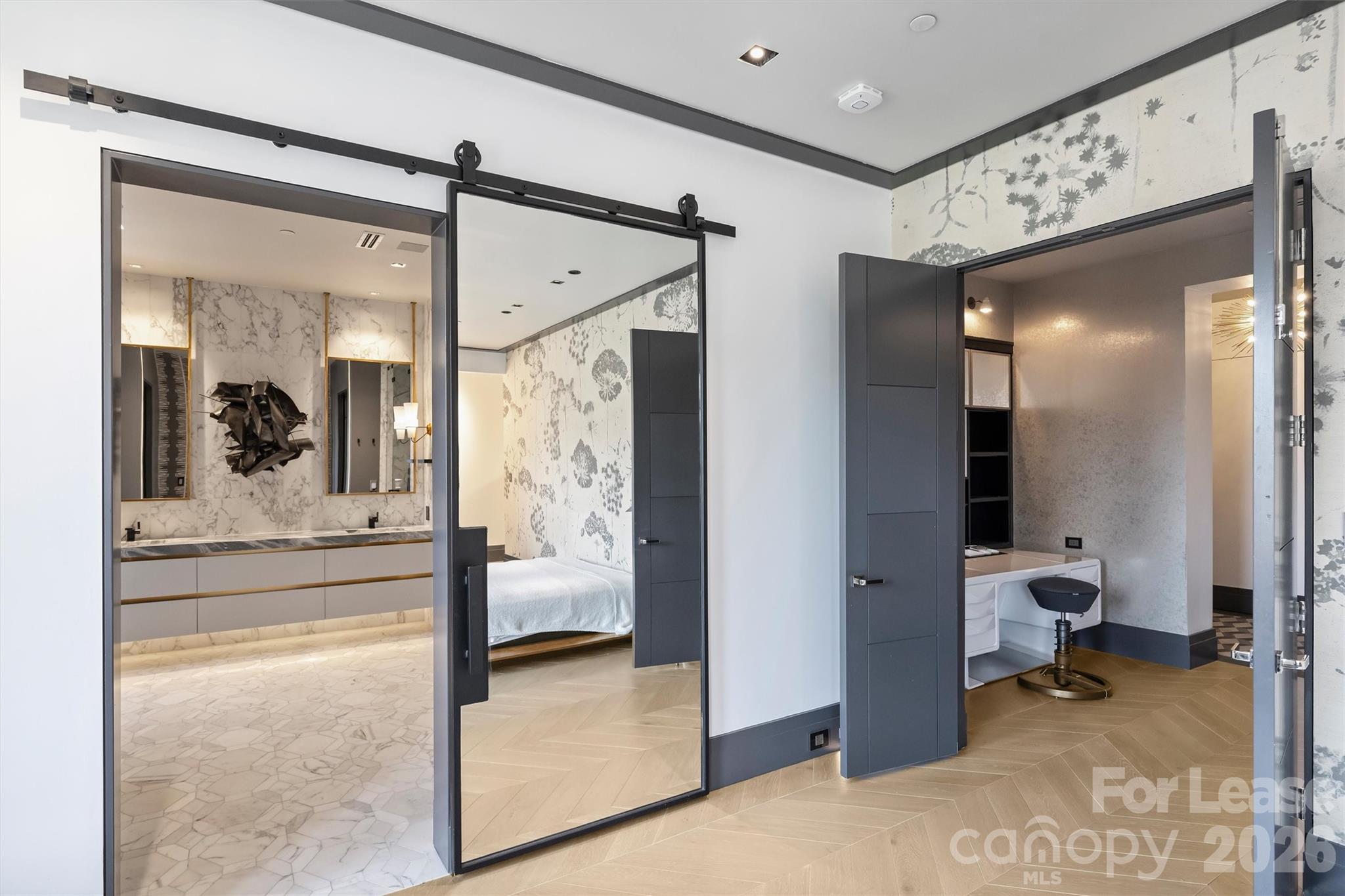 229 N Church Street Unit: 304