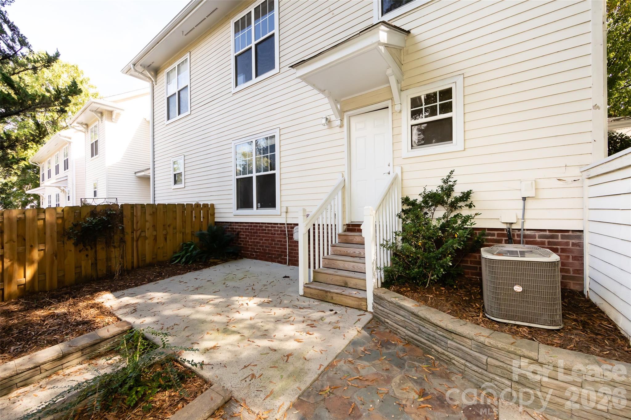 1124 W 1st Street