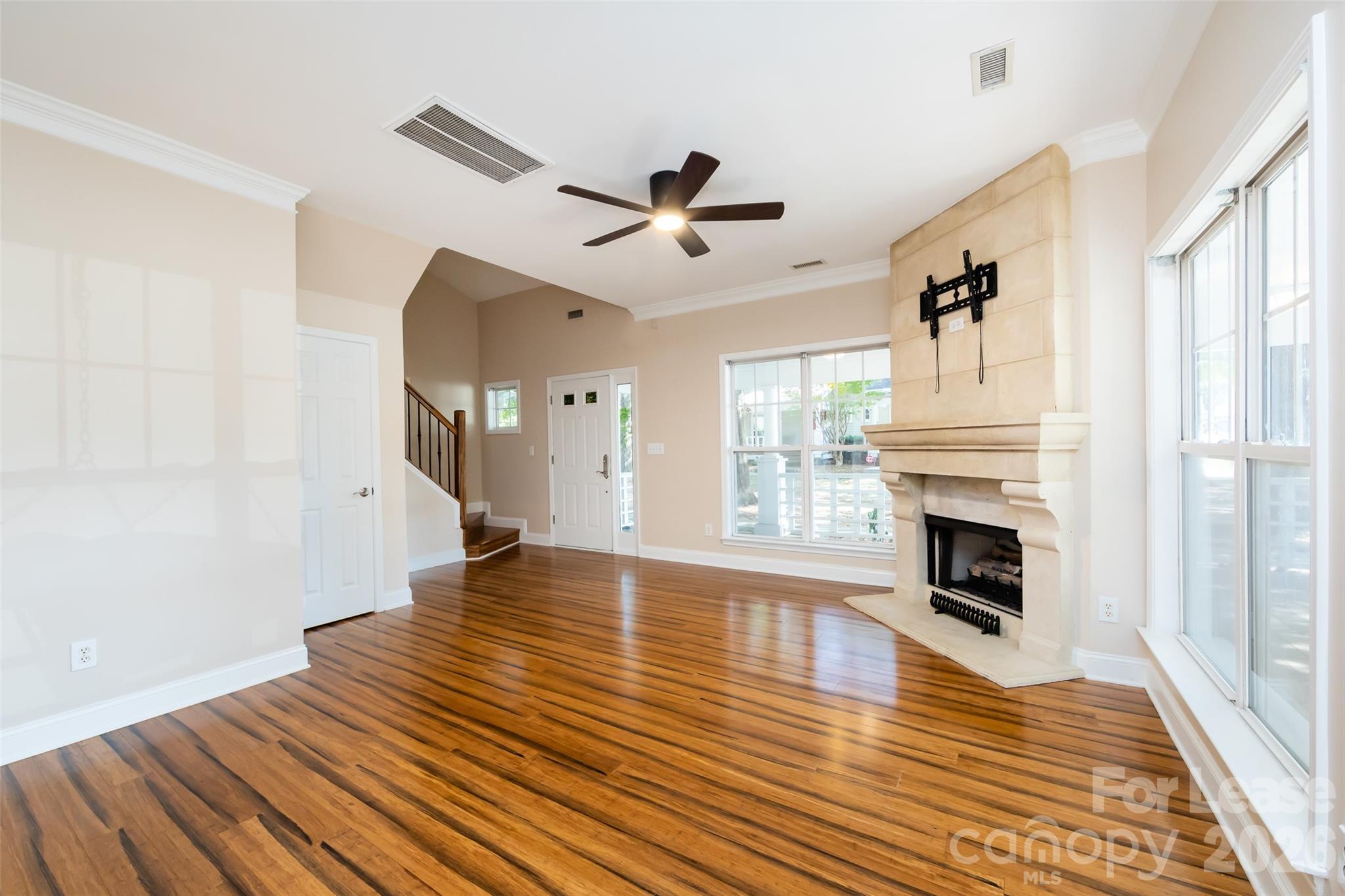 1124 W 1st Street