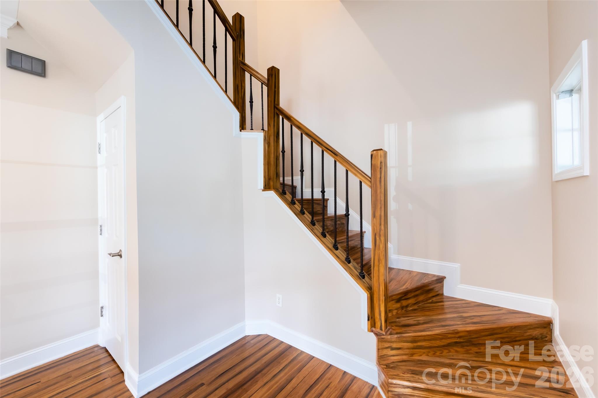 1124 W 1st Street