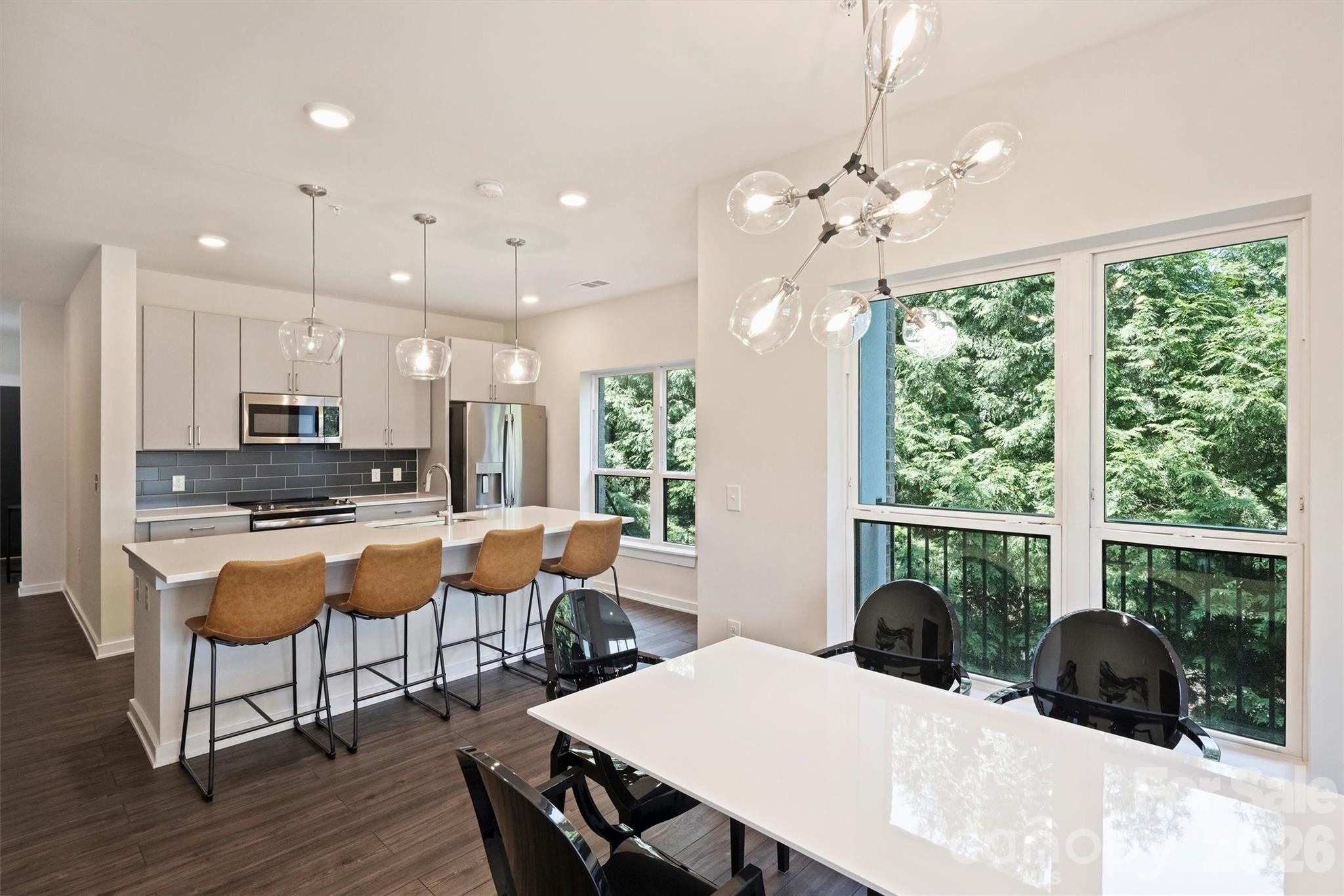 3630 N Davidson Street Unit: 2207