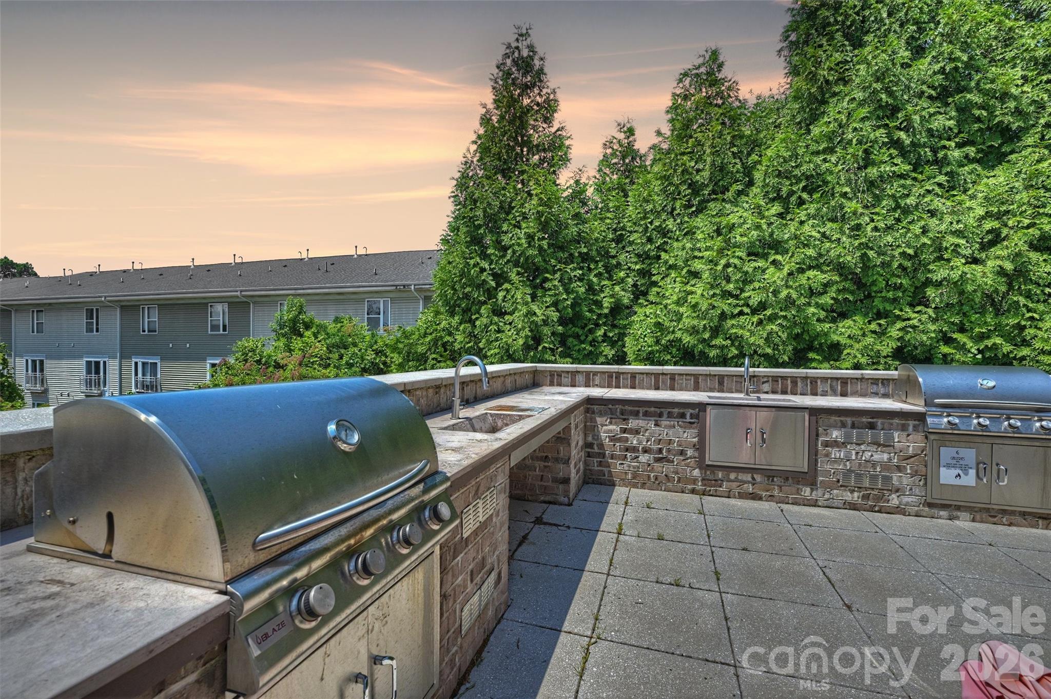 3630 N Davidson Street Unit: 2207
