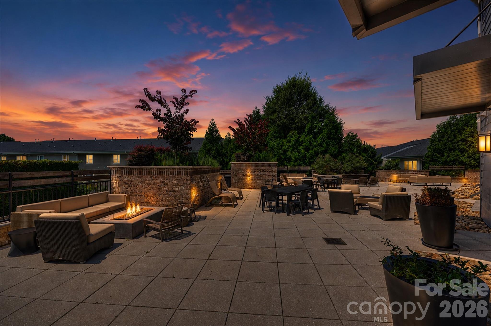 3630 N Davidson Street Unit: 2207