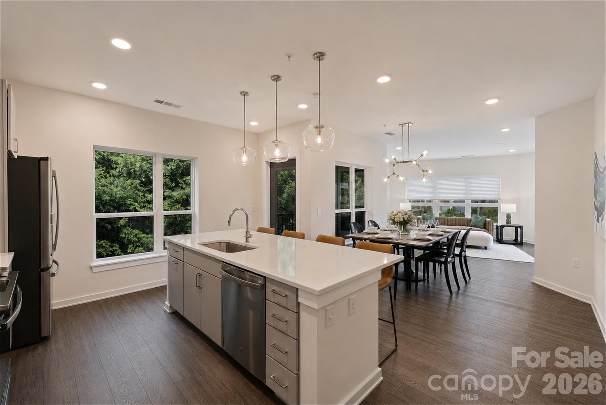 3630 N Davidson Street Unit: 2207