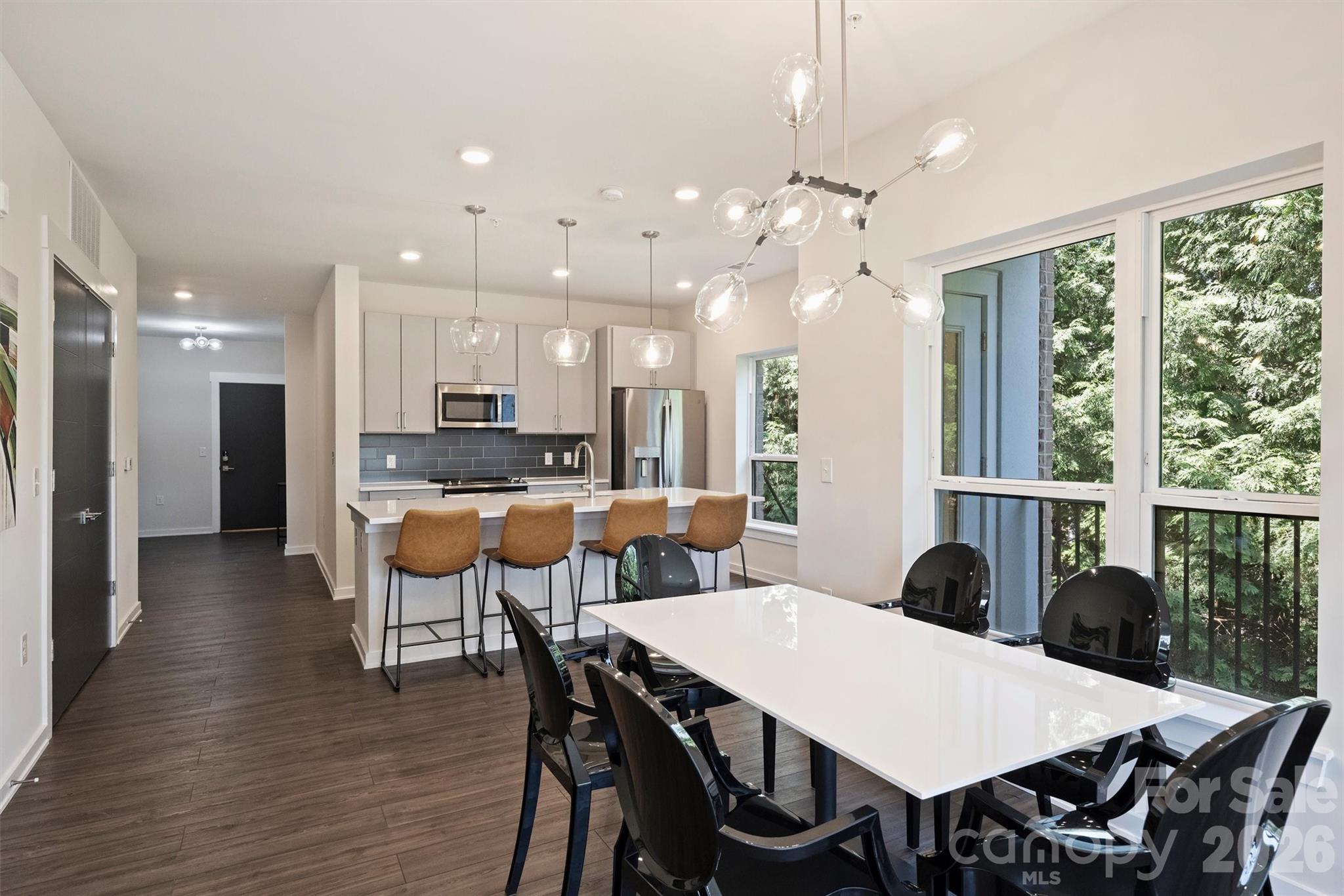 3630 N Davidson Street Unit: 2207