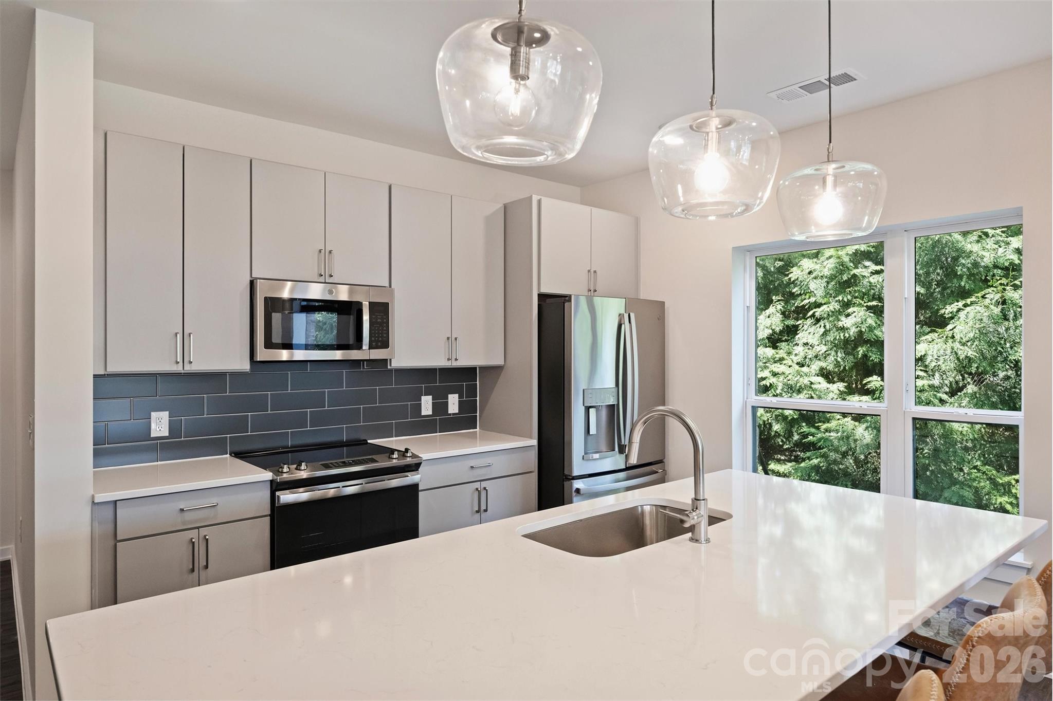 3630 N Davidson Street Unit: 2207