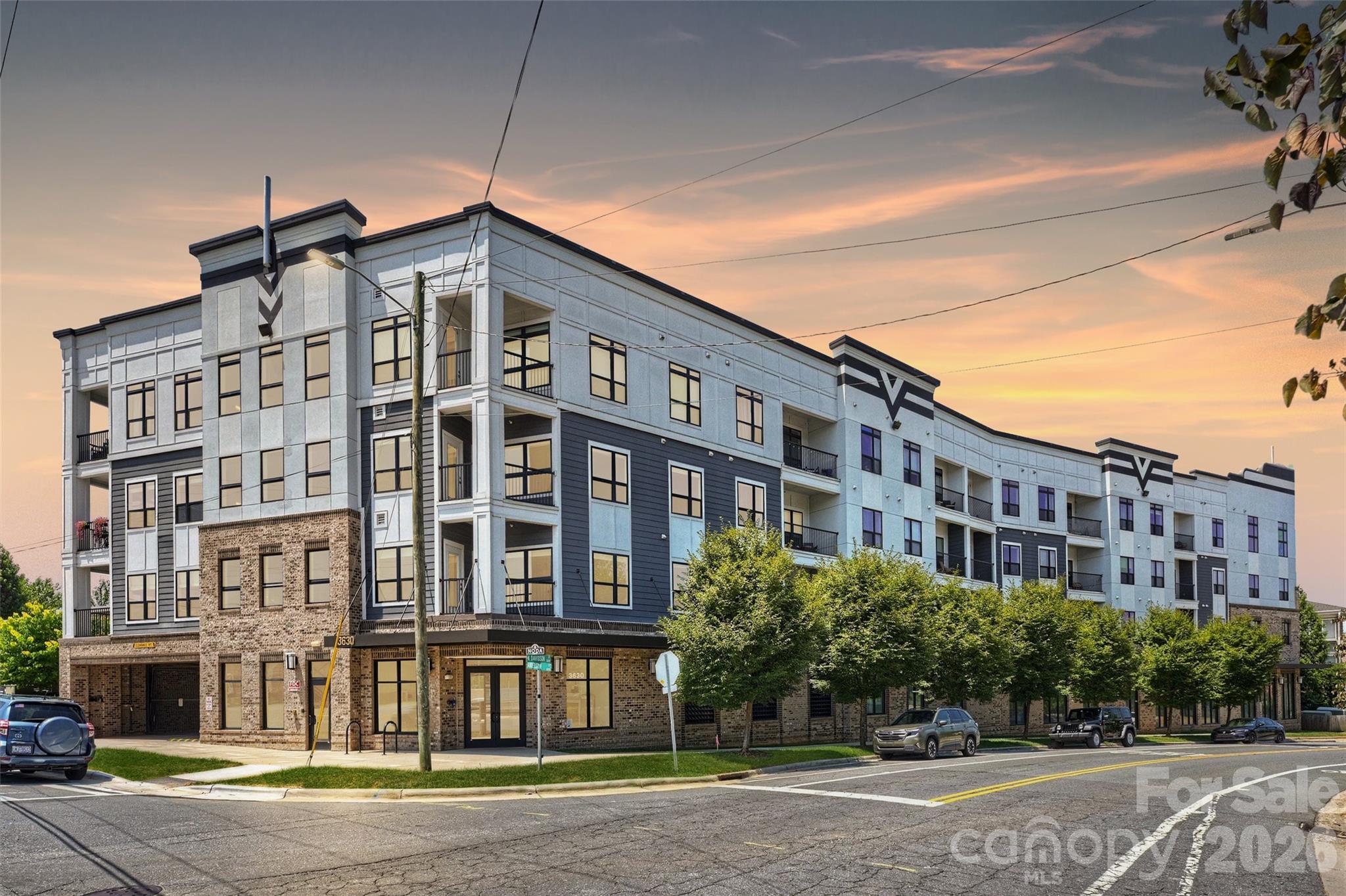 3630 N Davidson Street Unit: 2207