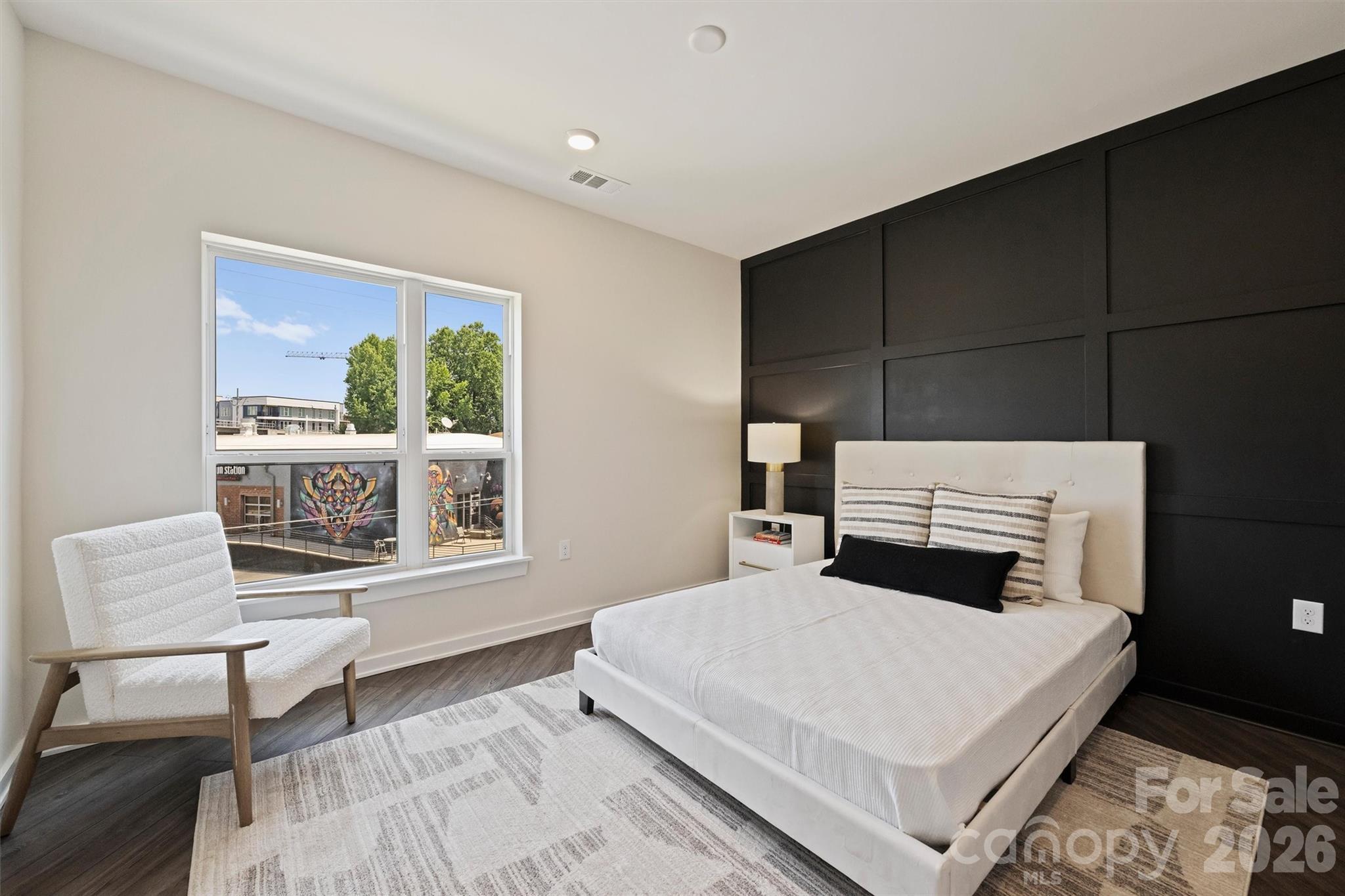 3630 N Davidson Street Unit: 2207