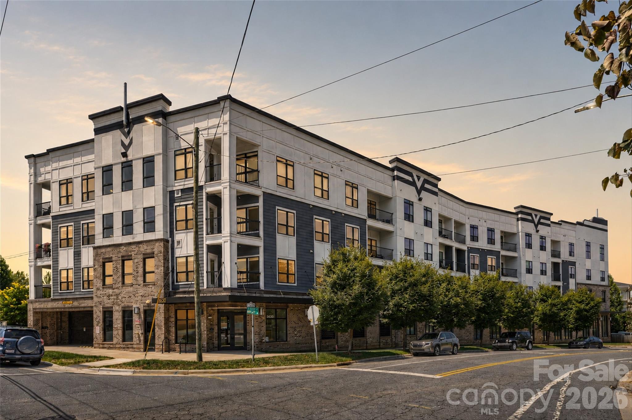 3630 N Davidson Street Unit: 2207