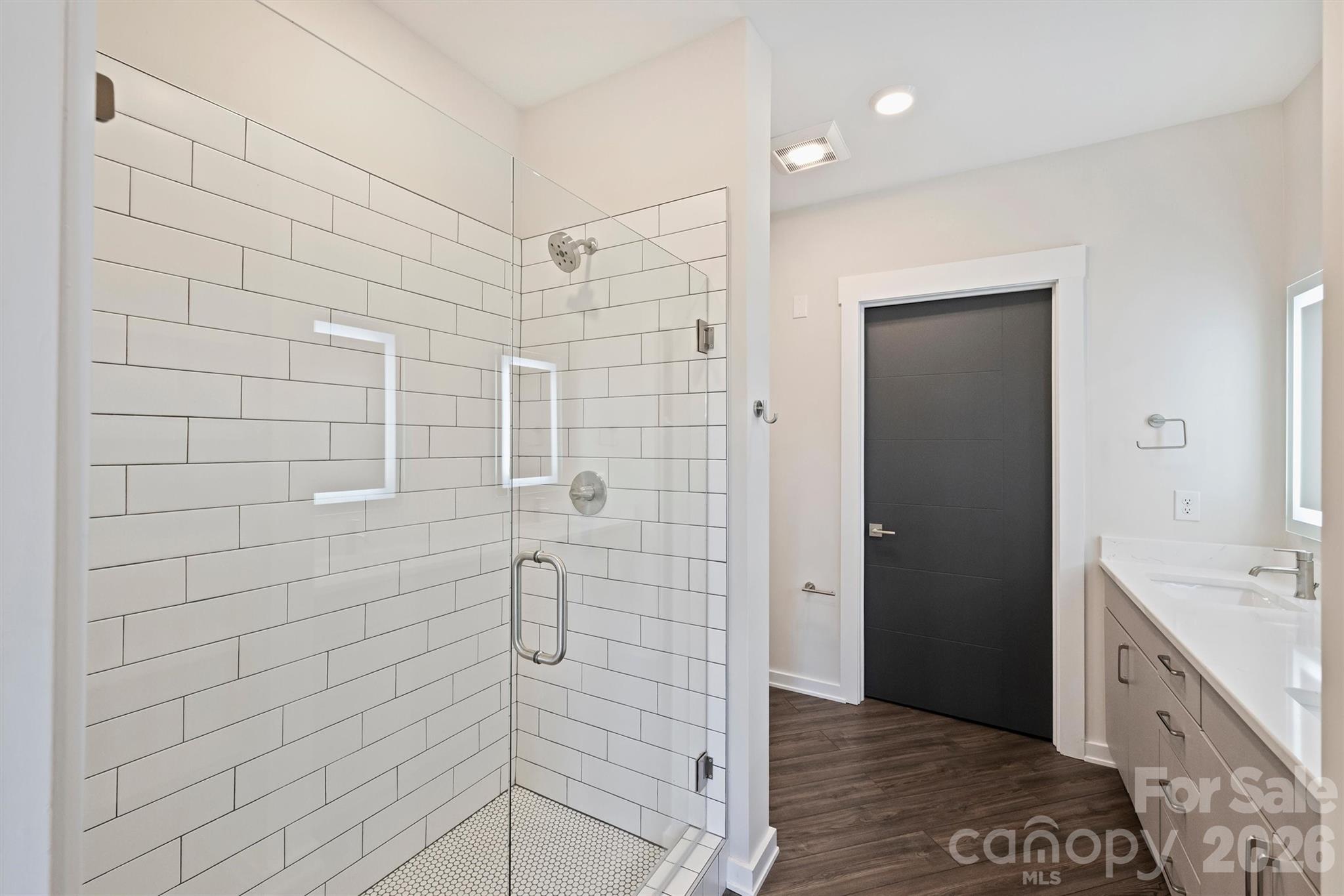 3630 N Davidson Street Unit: 2207