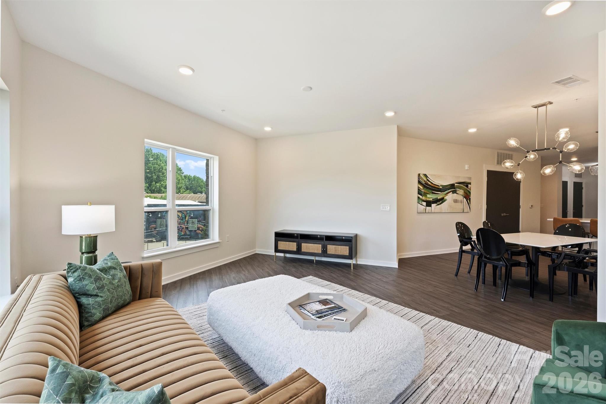 3630 N Davidson Street Unit: 2207