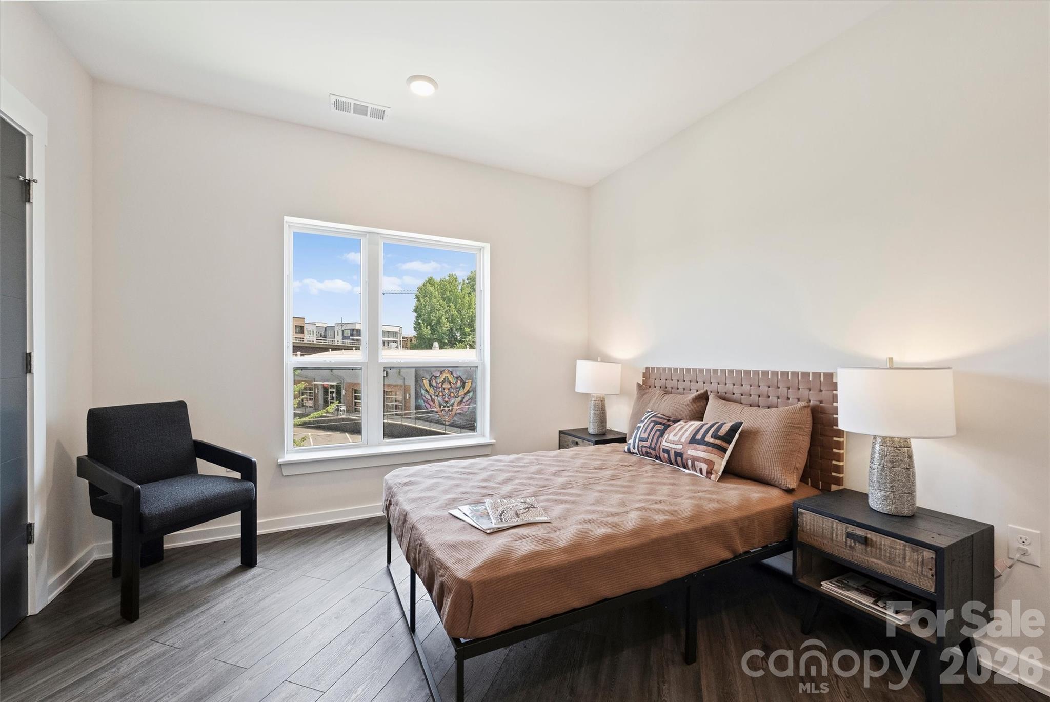 3630 N Davidson Street Unit: 2207