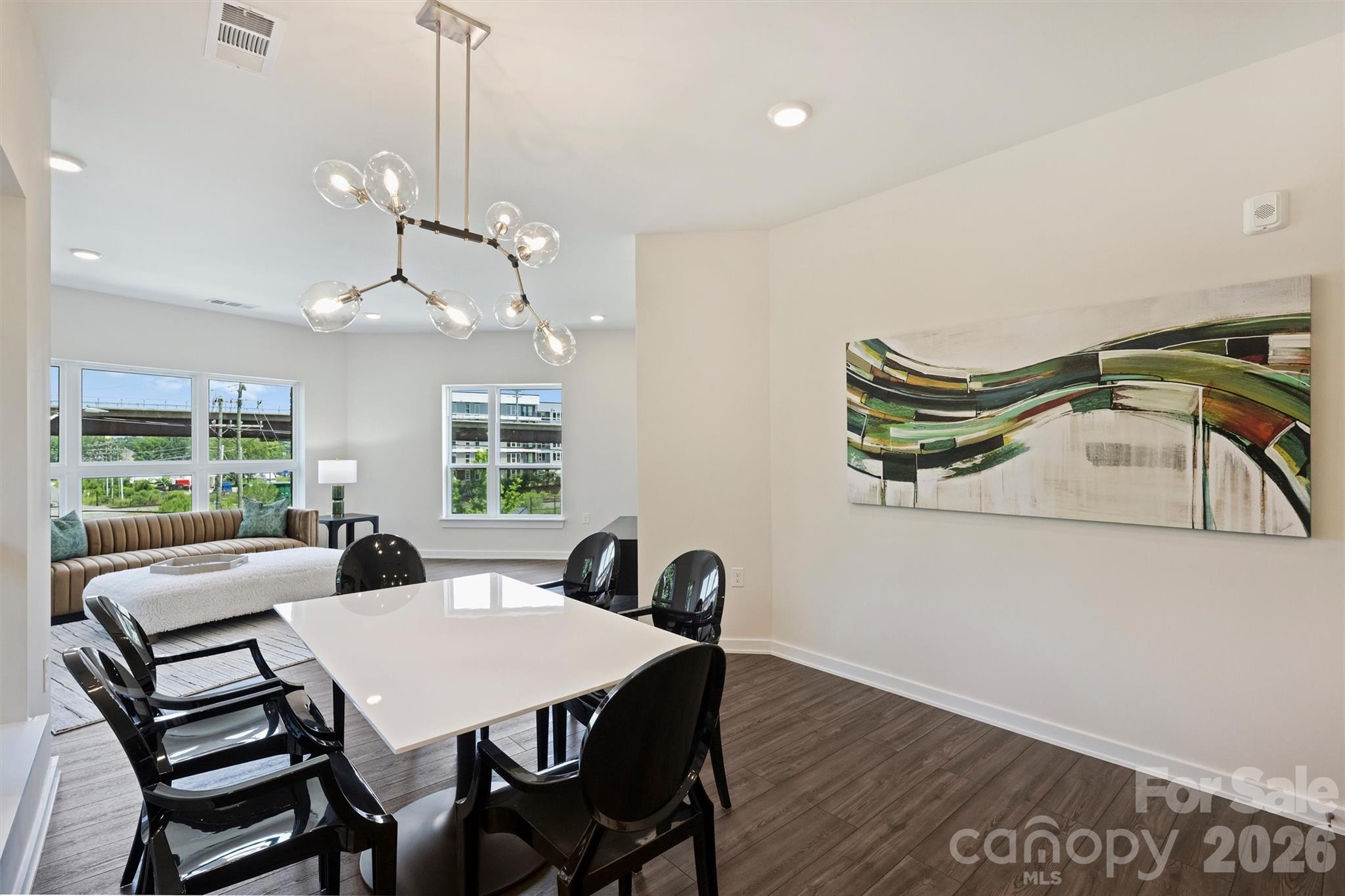 3630 N Davidson Street Unit: 2207