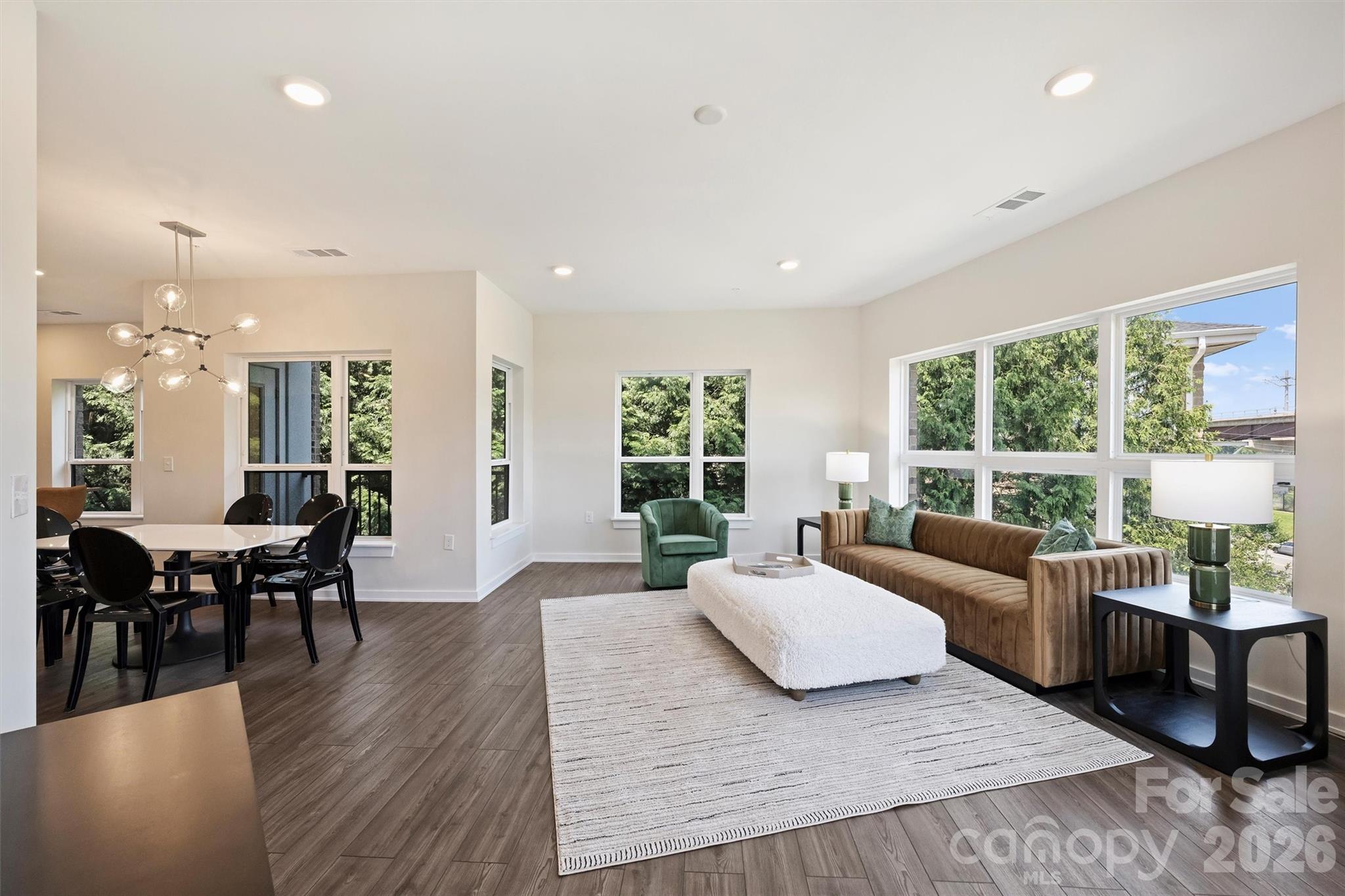 3630 N Davidson Street Unit: 2207