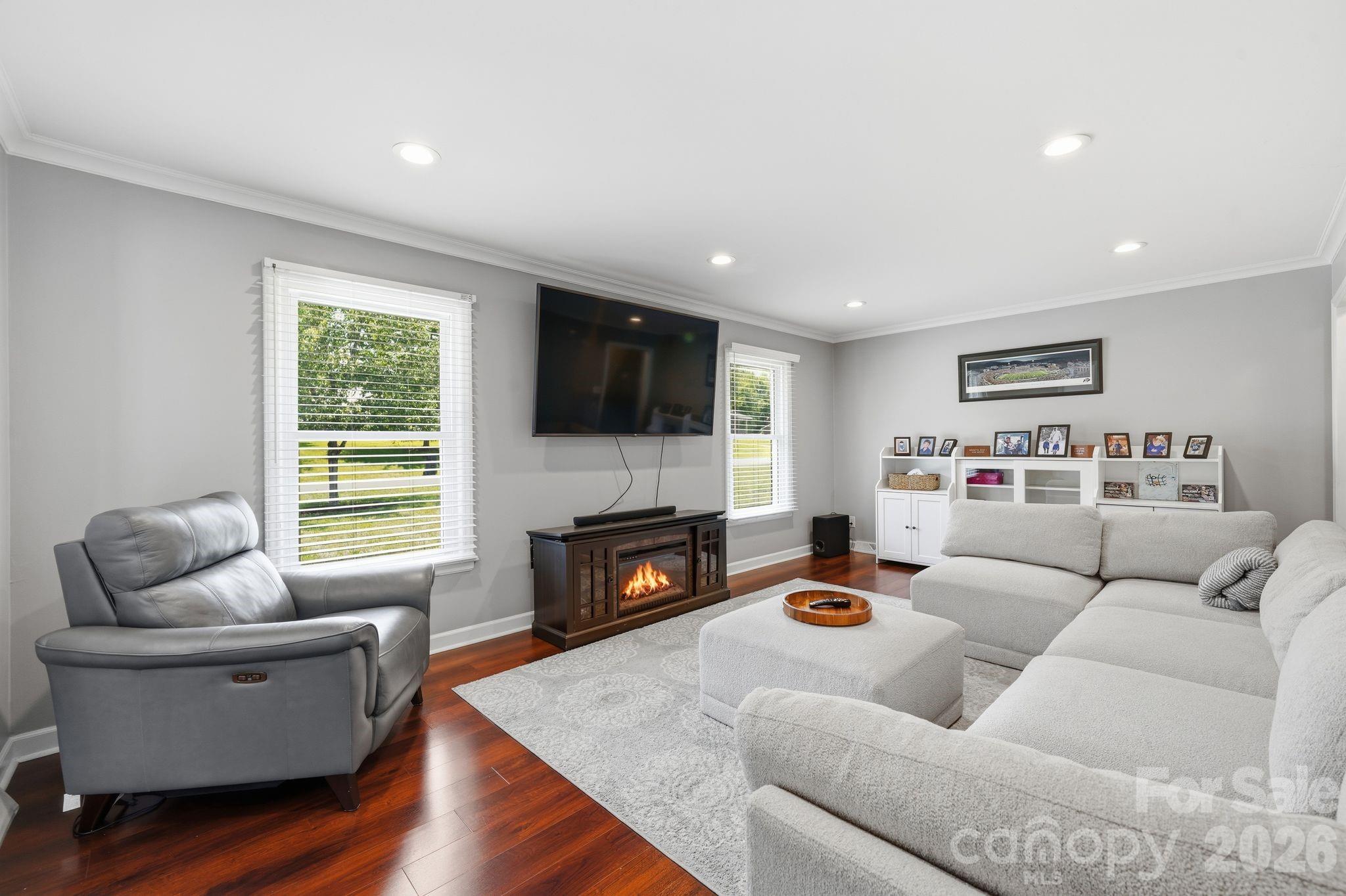1335 Stoneyridge Drive