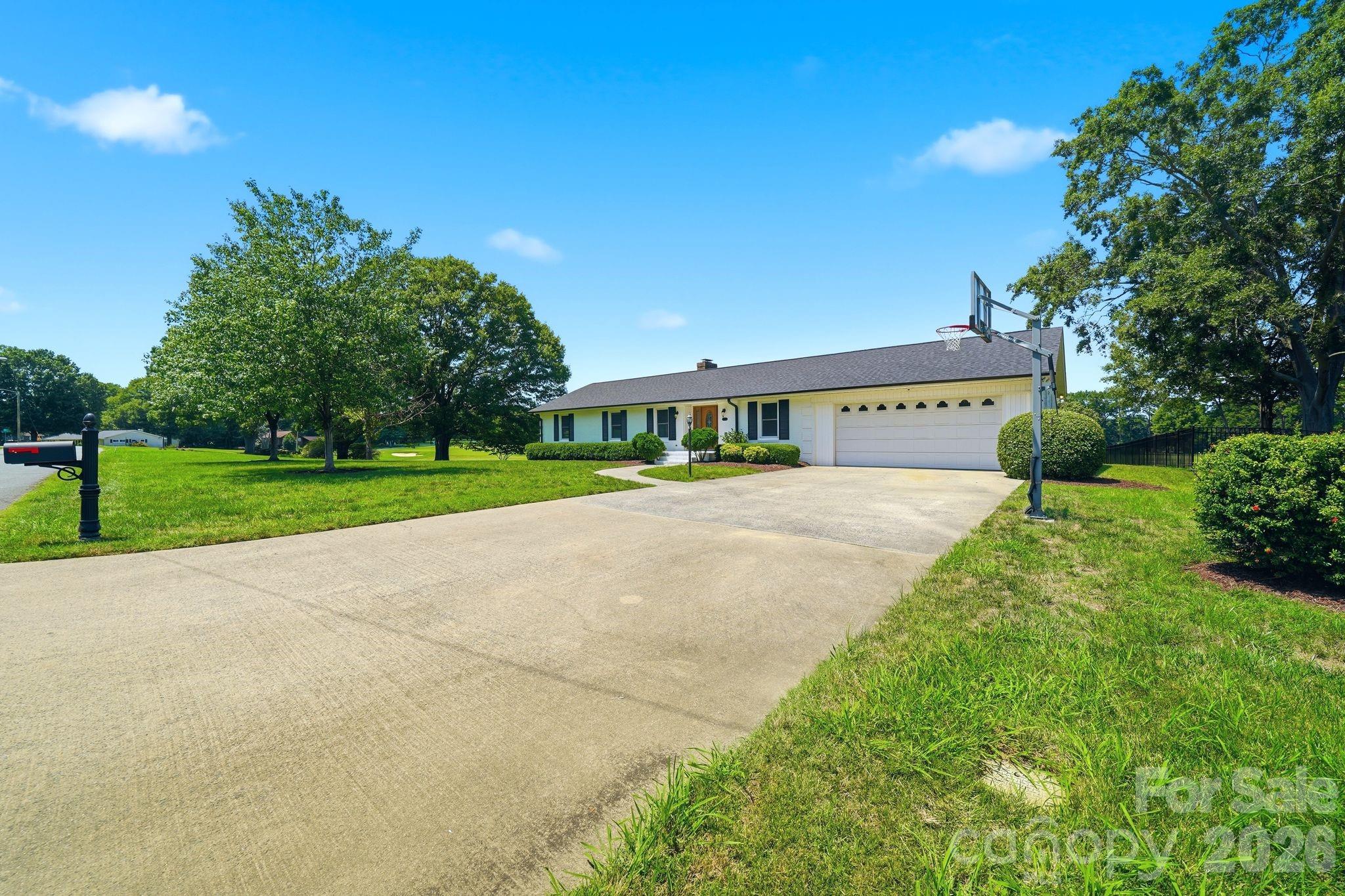 1335 Stoneyridge Drive