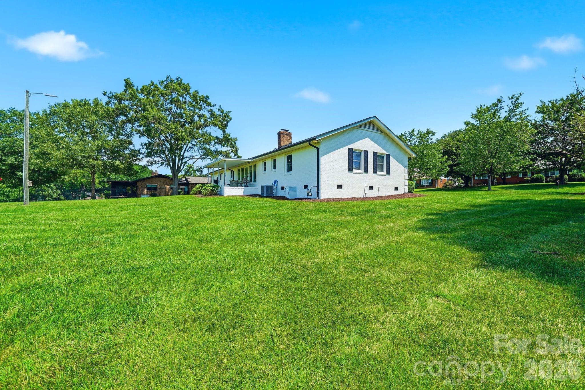 1335 Stoneyridge Drive